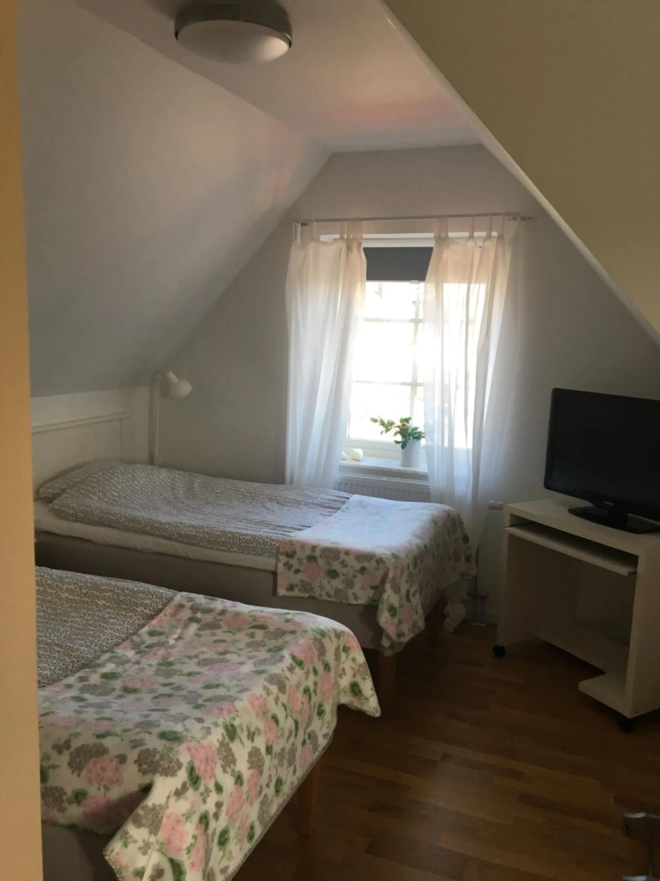 Photo of the whole room, Bed in Hotell Vellingebacken