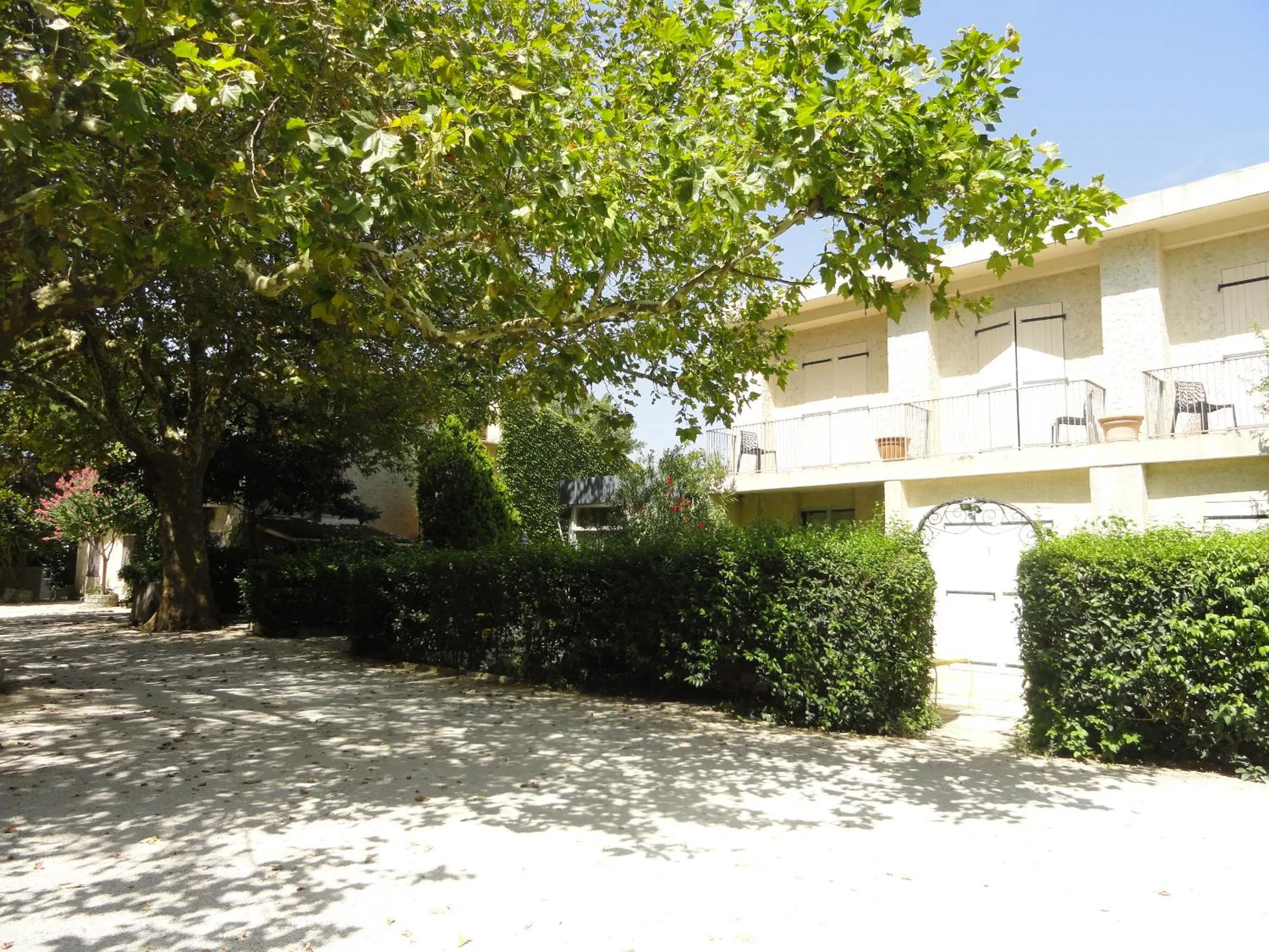 Property building in Hotel de l'île