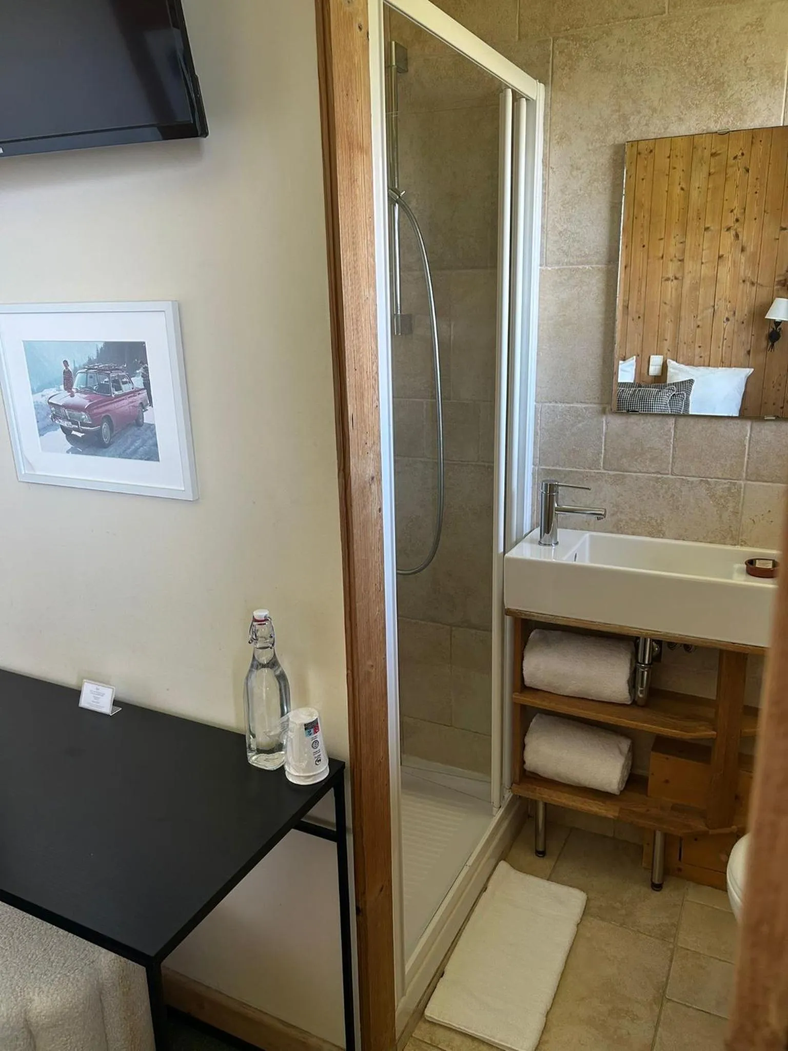 Bedroom in Hôtel Le Caprice Des Neiges Combloux