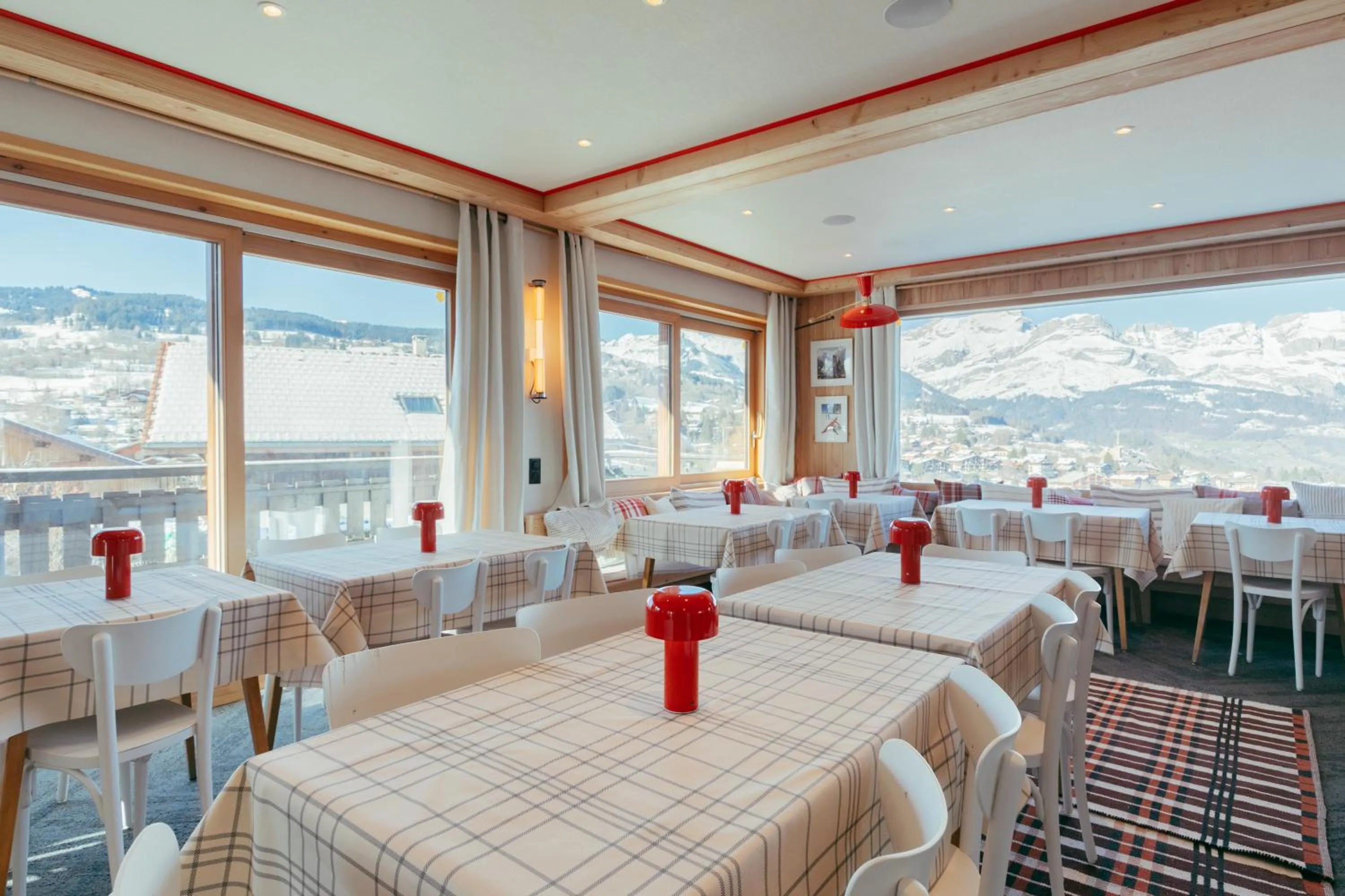 Restaurant/places to eat in Hôtel Le Caprice Des Neiges Combloux