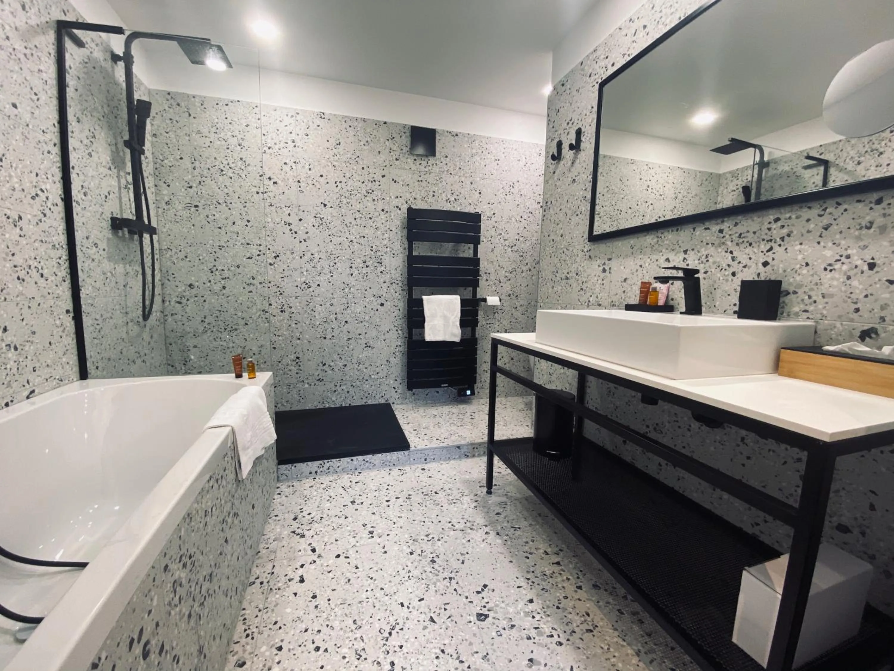 Bathroom in Hôtel 16 | 150 Montagne & Spa Nuxe