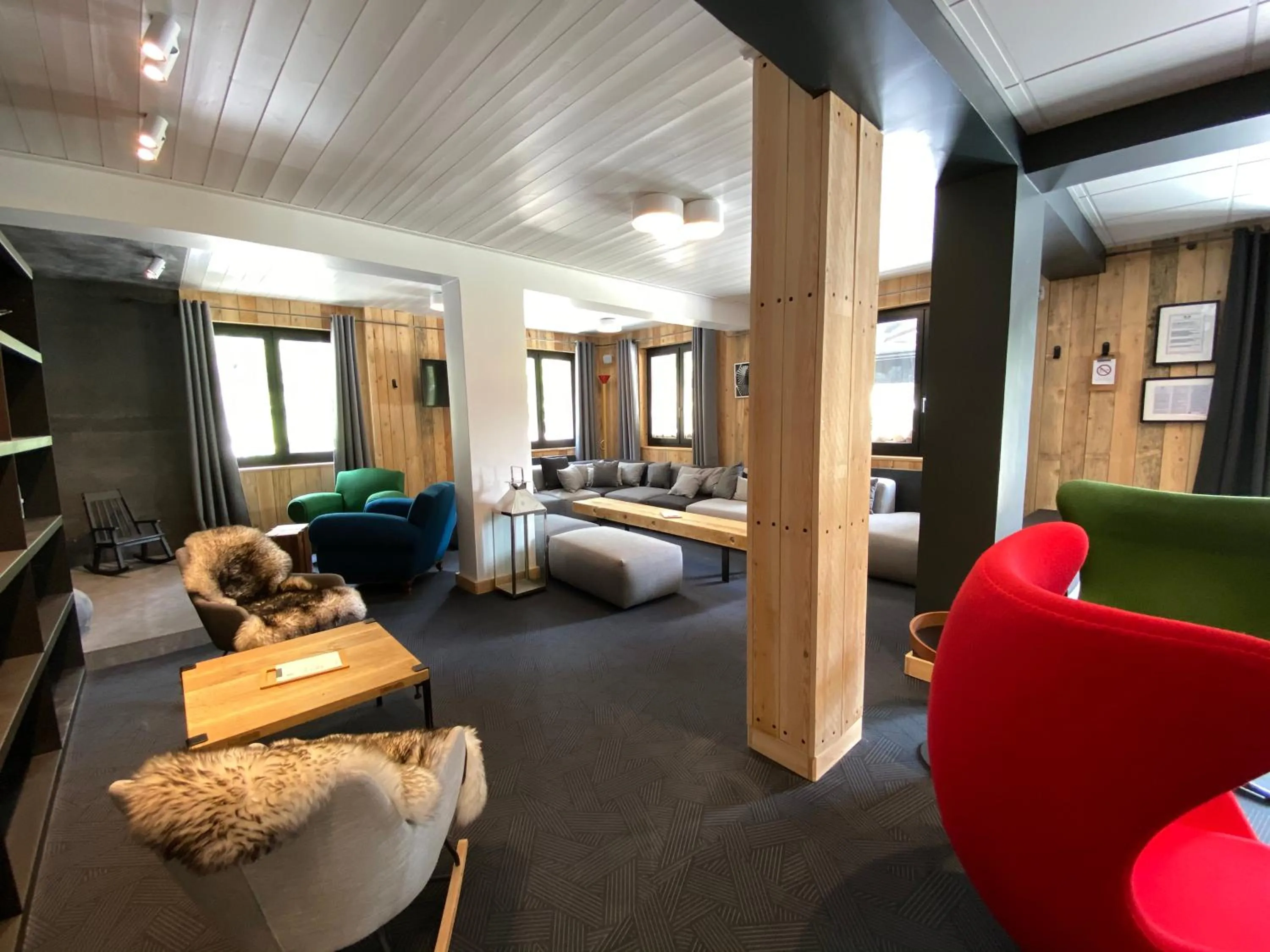 Communal lounge/ TV room, Bed in Hôtel 16 | 150 Montagne & Spa Nuxe