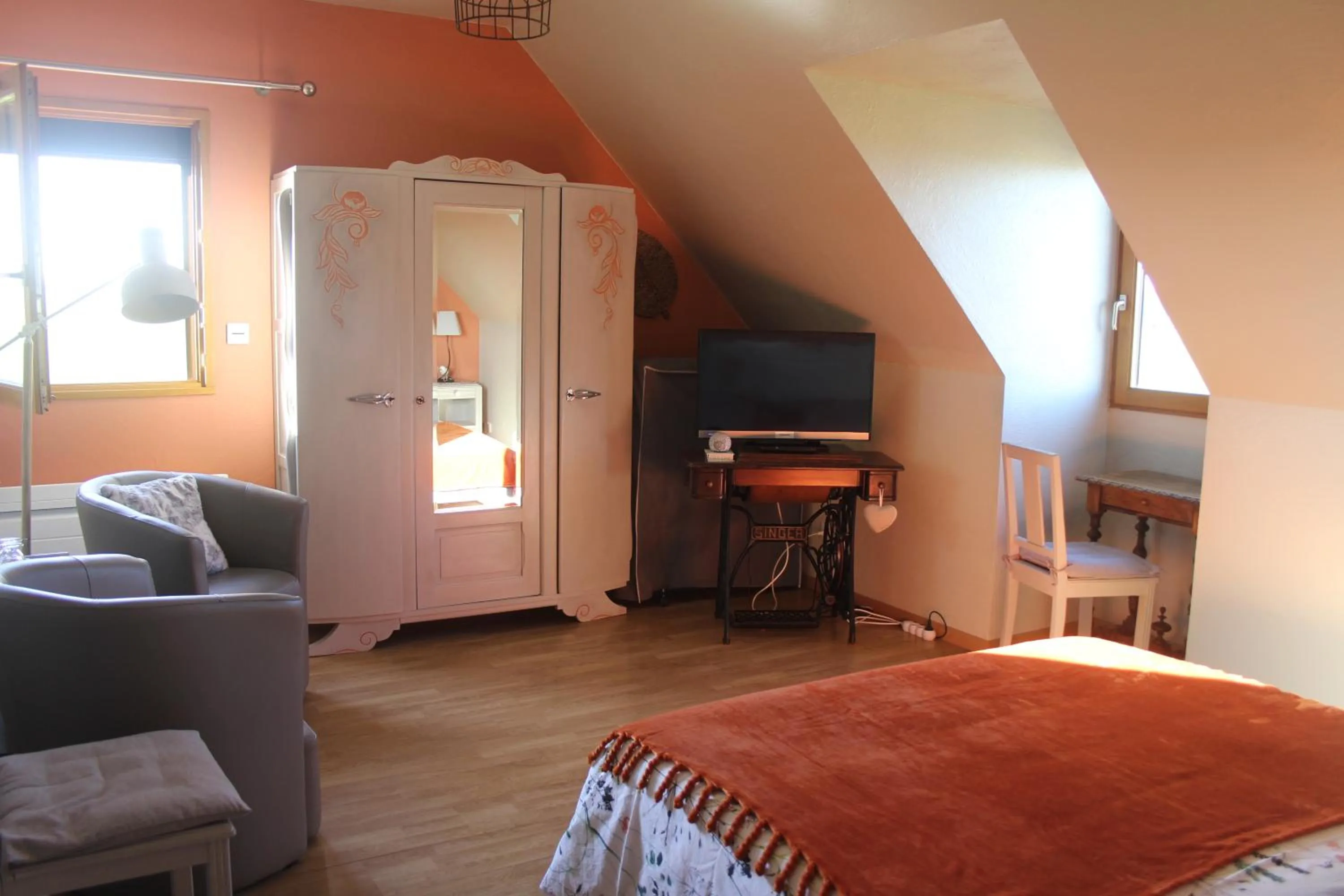 Bedroom, Bed in Chambre D'hotes Le Clos Fleuri