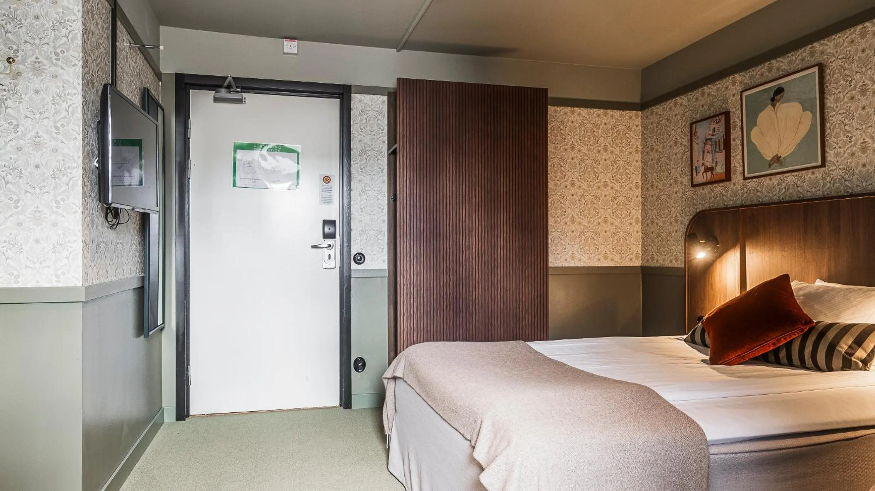 Photo of the whole room, Bed in Home Hotel Grand Sundsvall