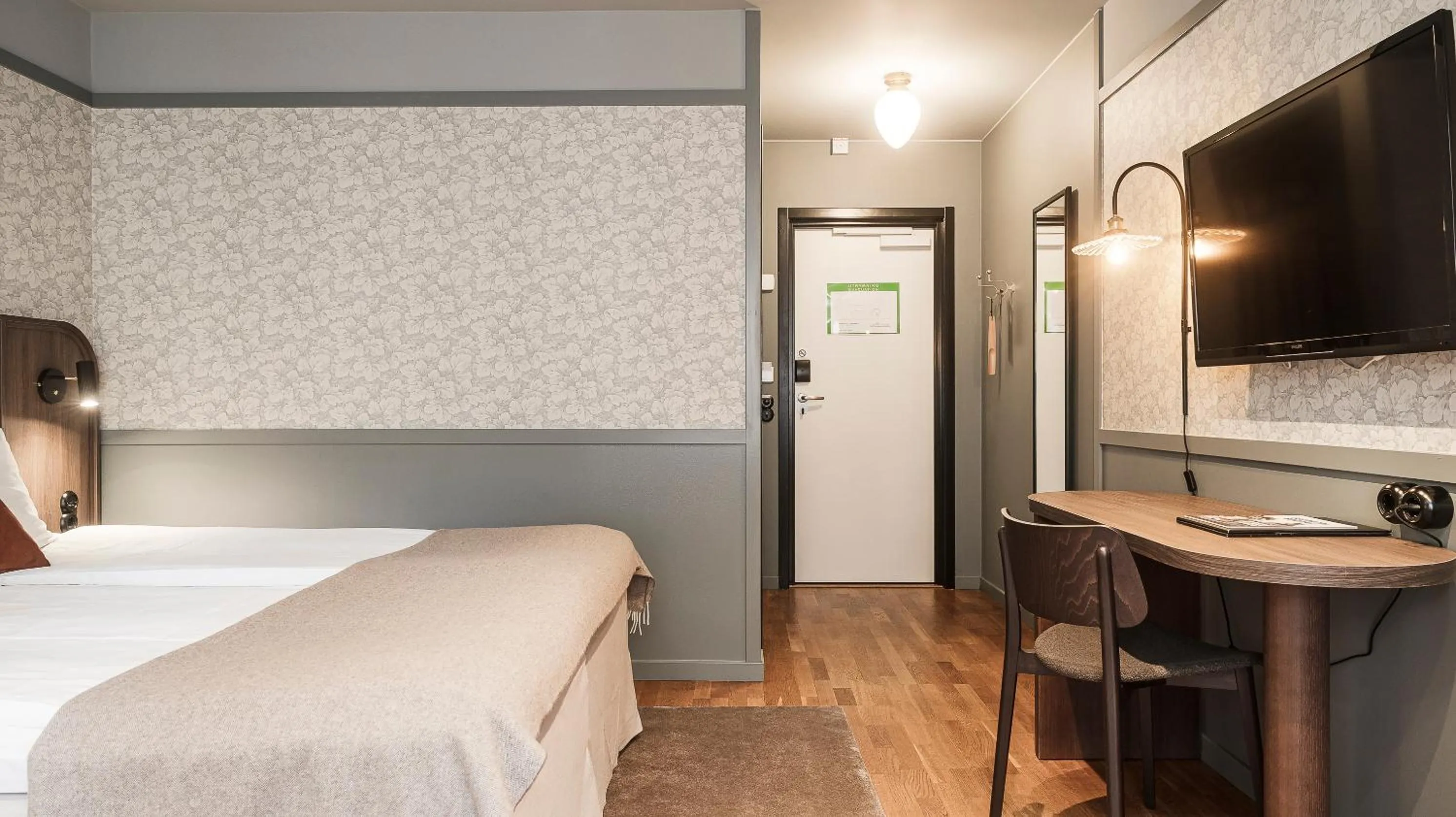 TV and multimedia, Bed in Home Hotel Grand Sundsvall