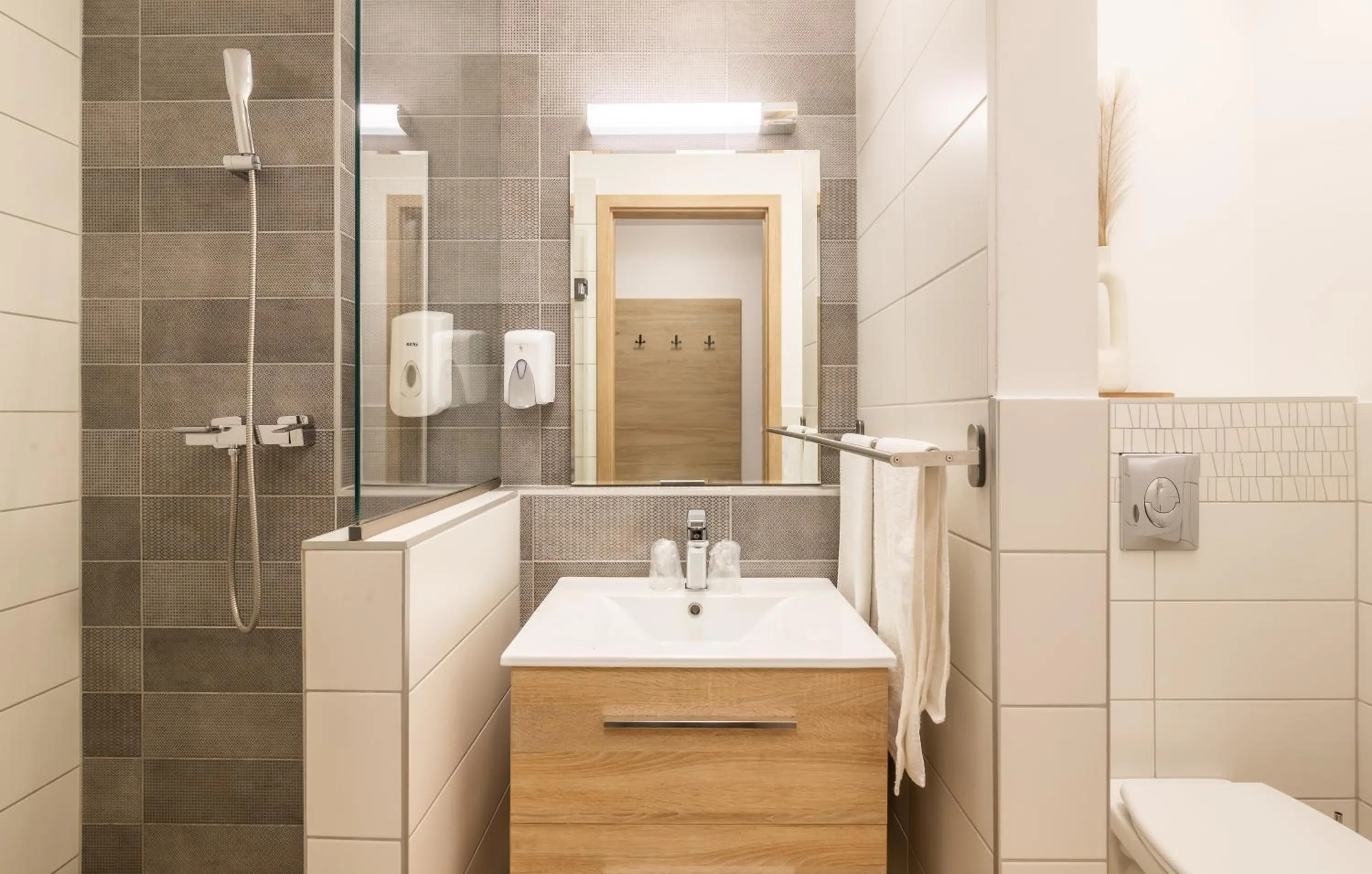 Bathroom in 171 Hotel Hegyeshalom