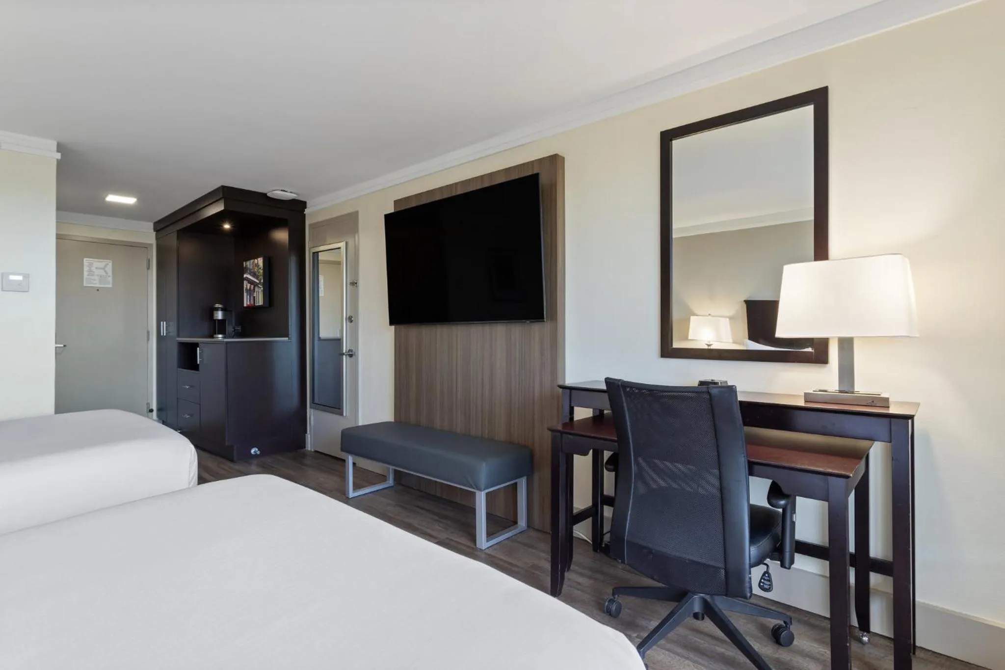 Photo of the whole room, Bed in Crowne Plaza Executive Center Baton Rouge by IHG