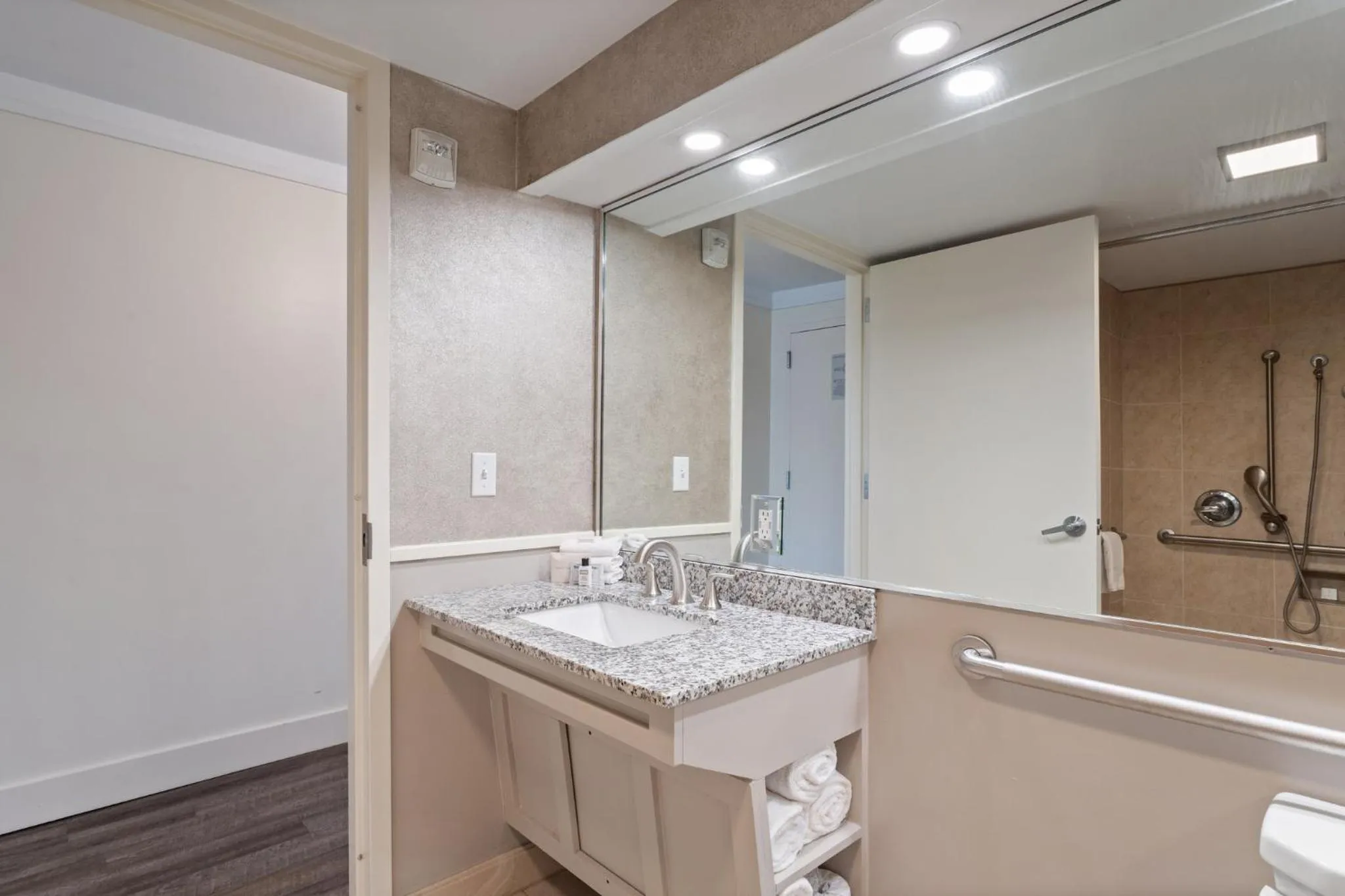 Bedroom in Crowne Plaza Executive Center Baton Rouge by IHG