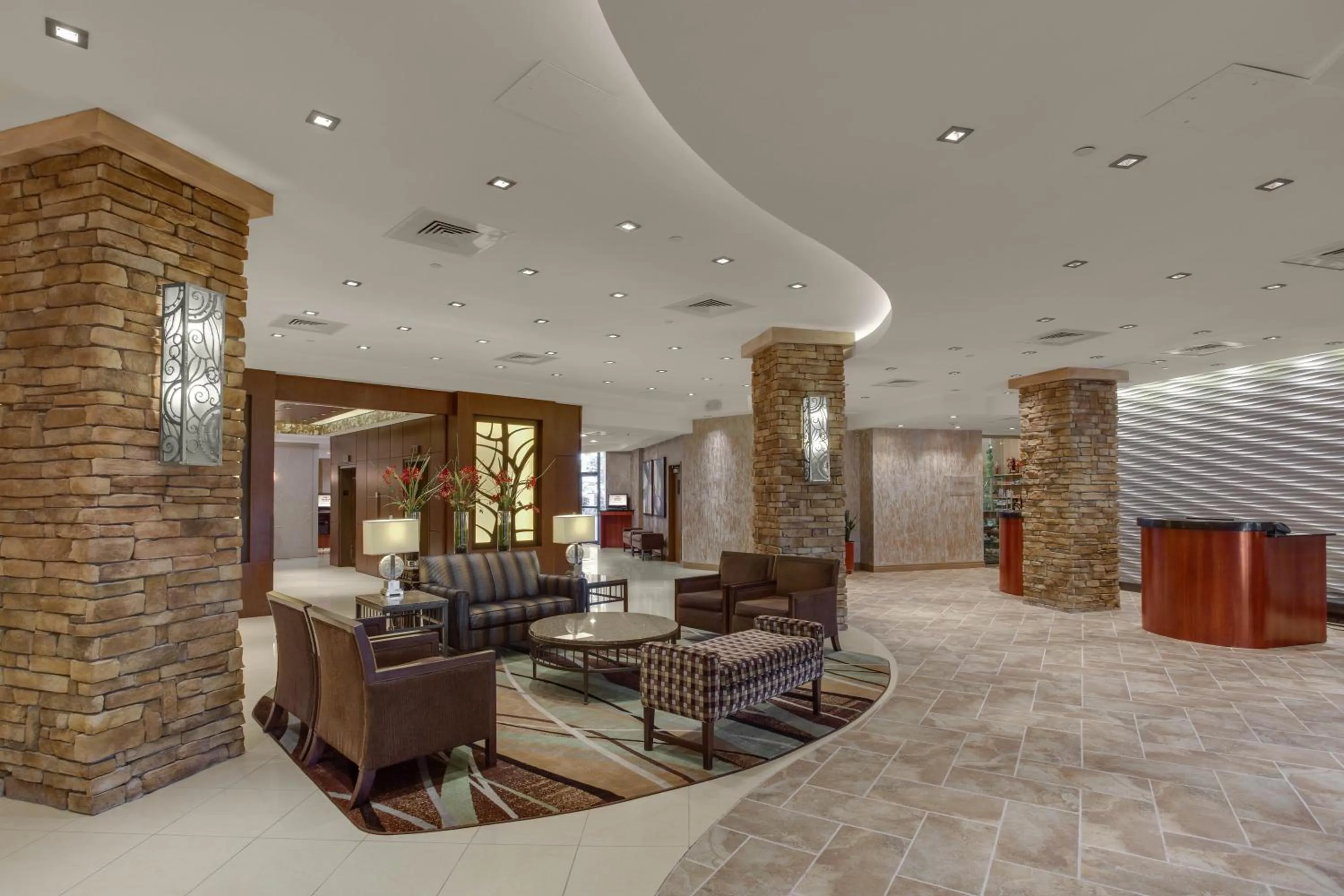 Property building in Crowne Plaza Executive Center Baton Rouge by IHG