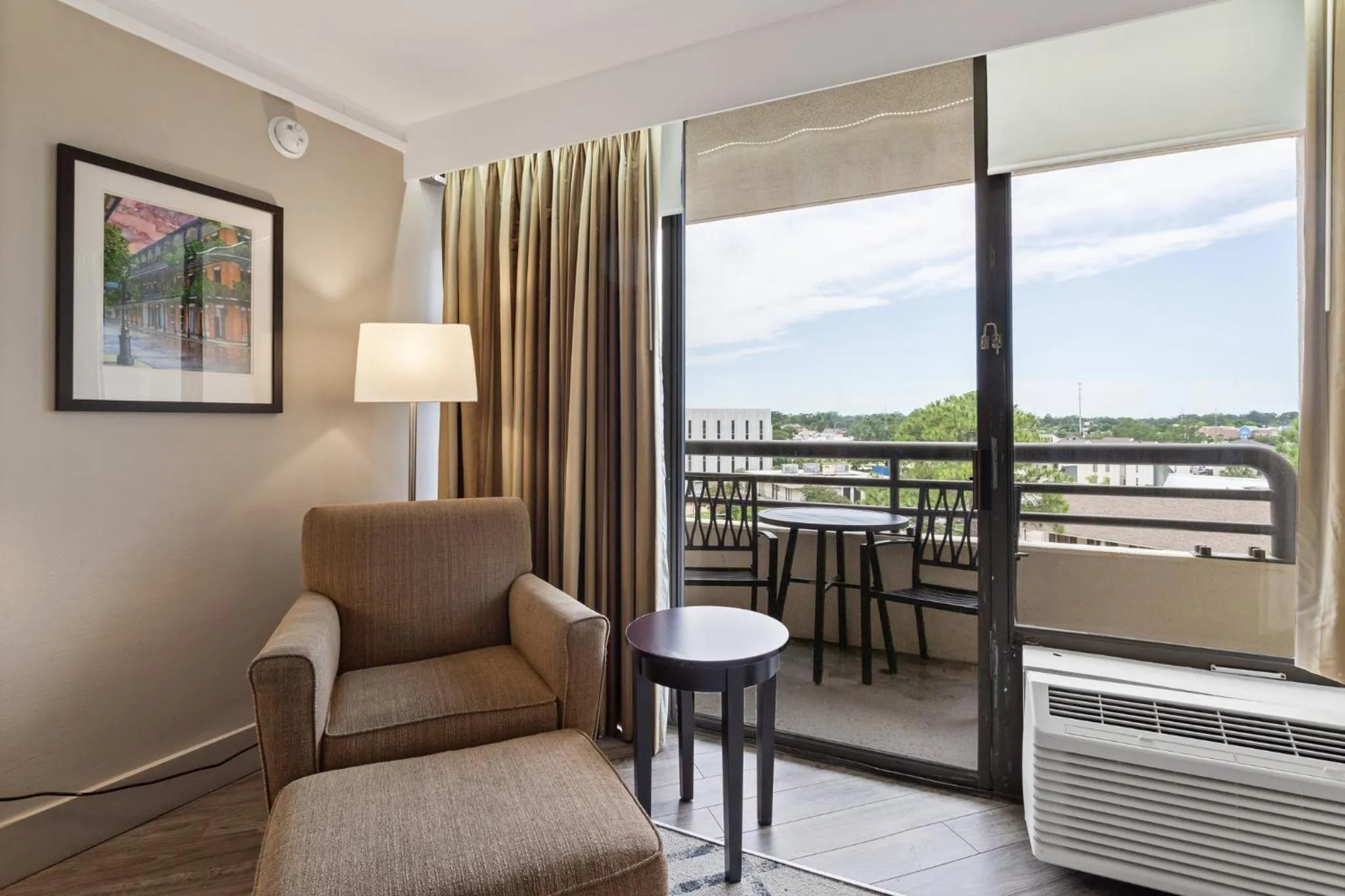 Photo of the whole room in Crowne Plaza Executive Center Baton Rouge by IHG