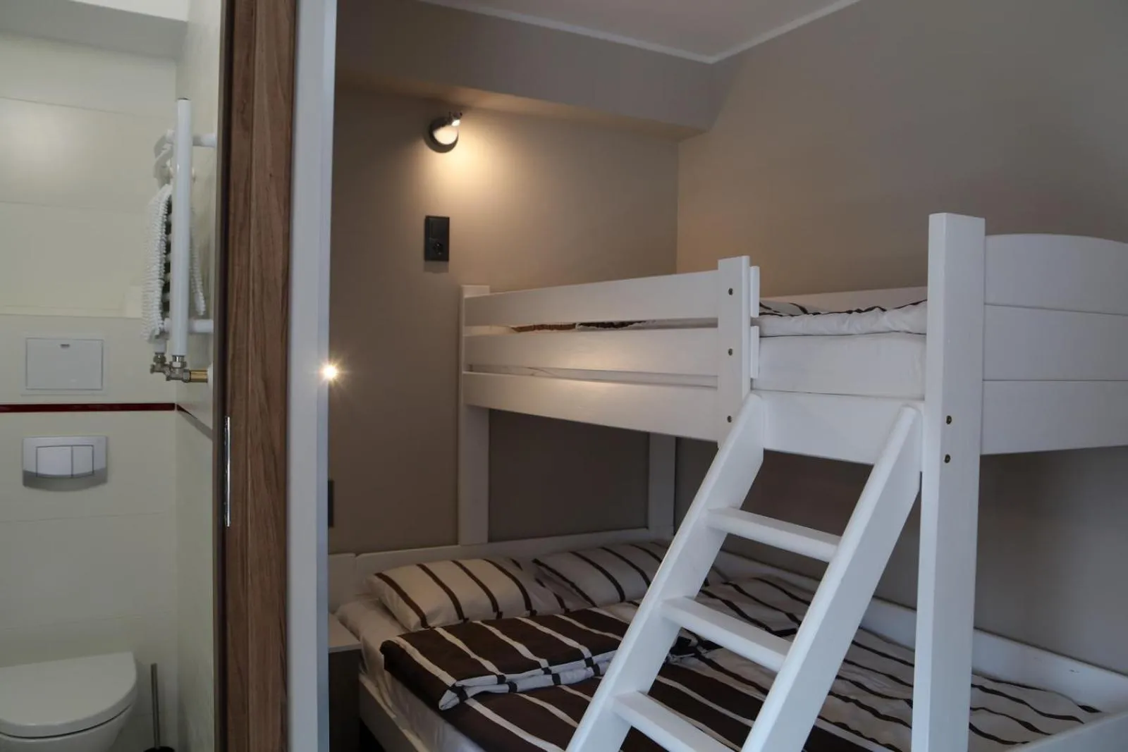 bunk bed, Bed in B&M Guesthouse