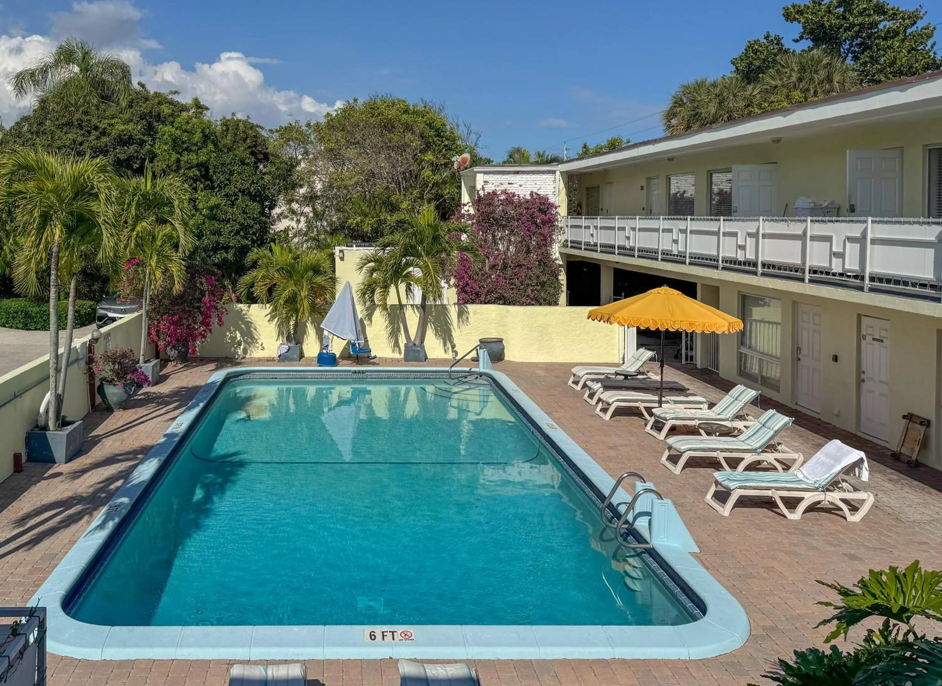 Swimming pool in Ocean Lodge