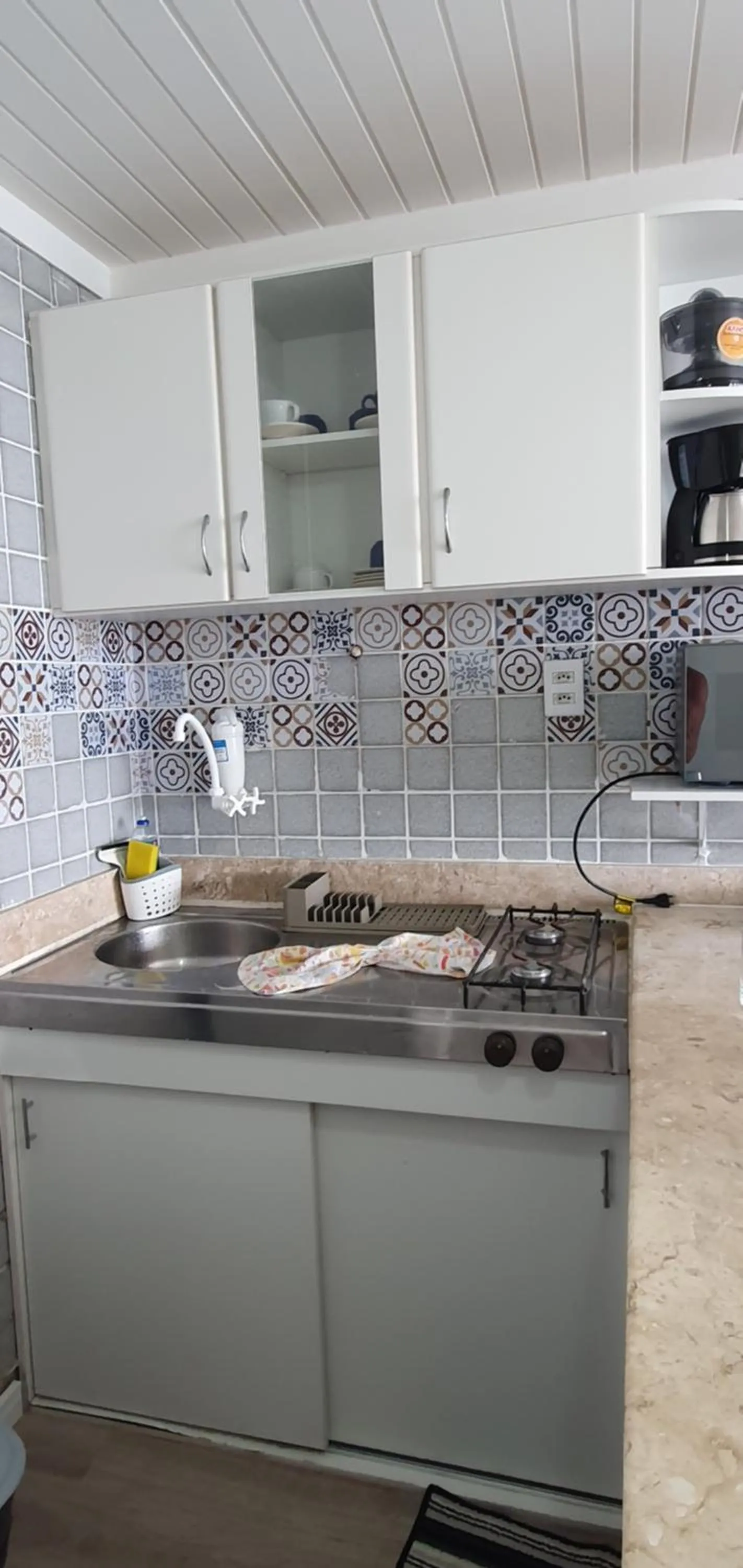 Kitchen or kitchenette in Farol Barra Flat