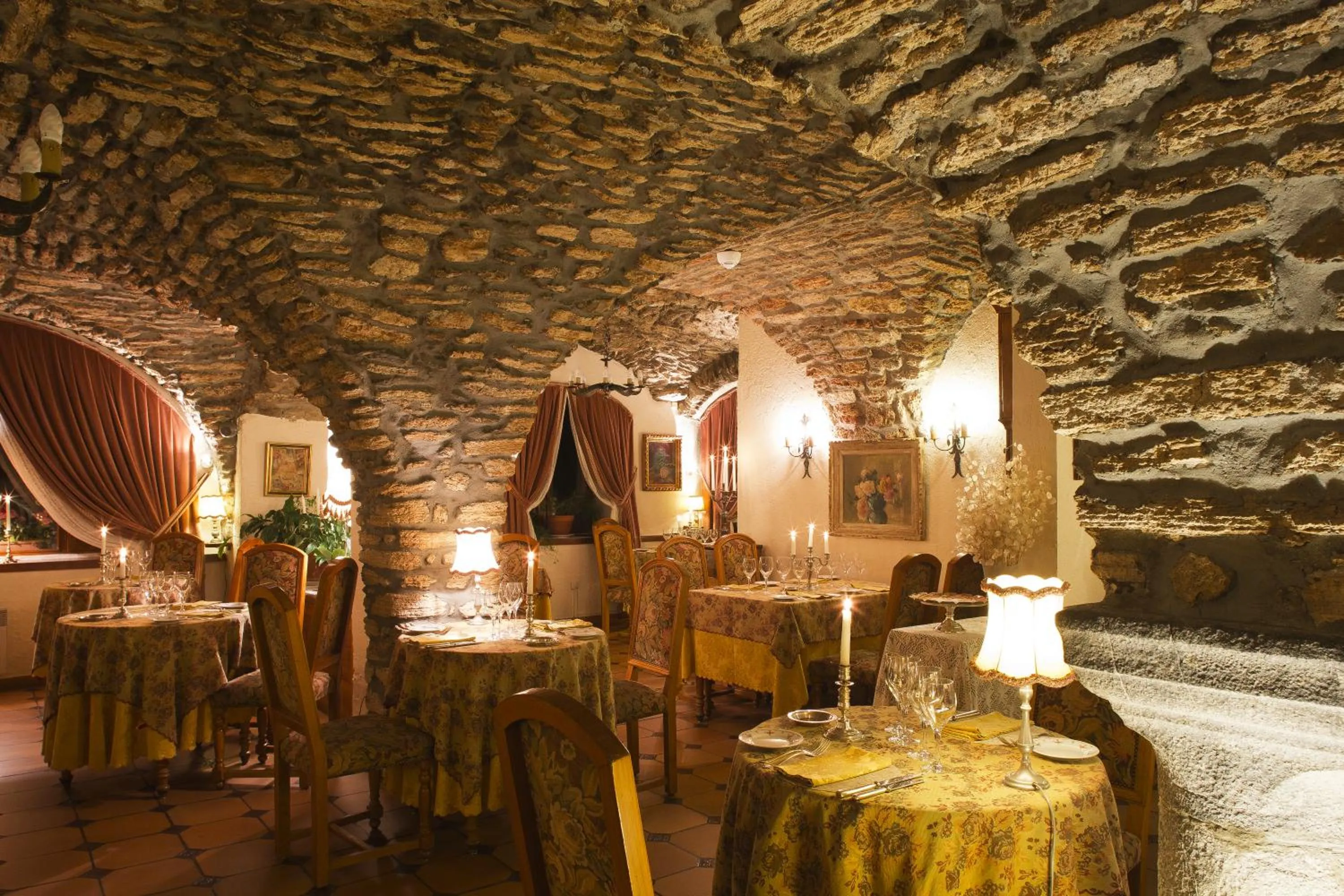 Restaurant/places to eat in L'Auberge du Choucas
