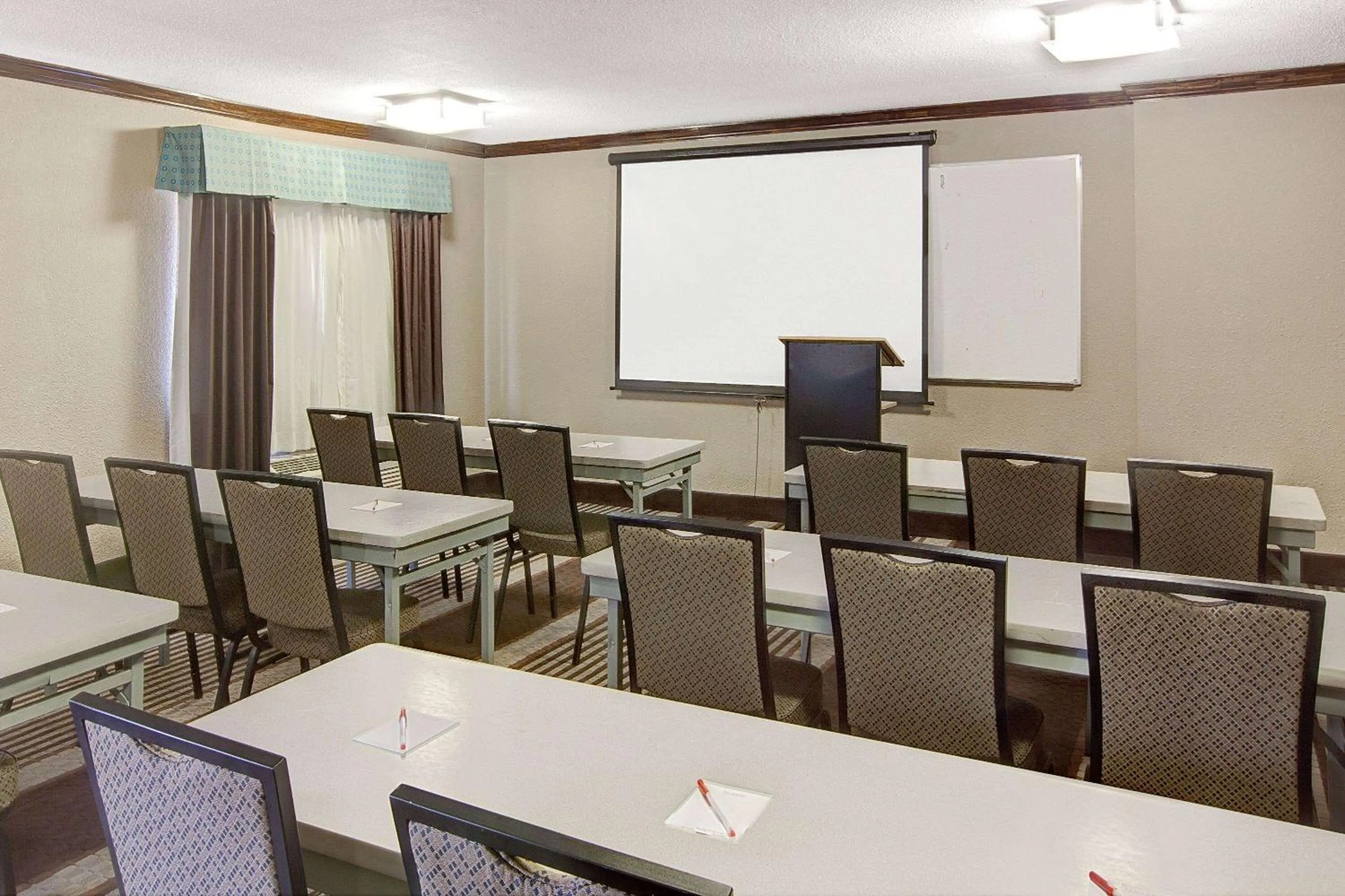Meeting/conference room in Ramada by Wyndham Houston Intercontinental Airport South