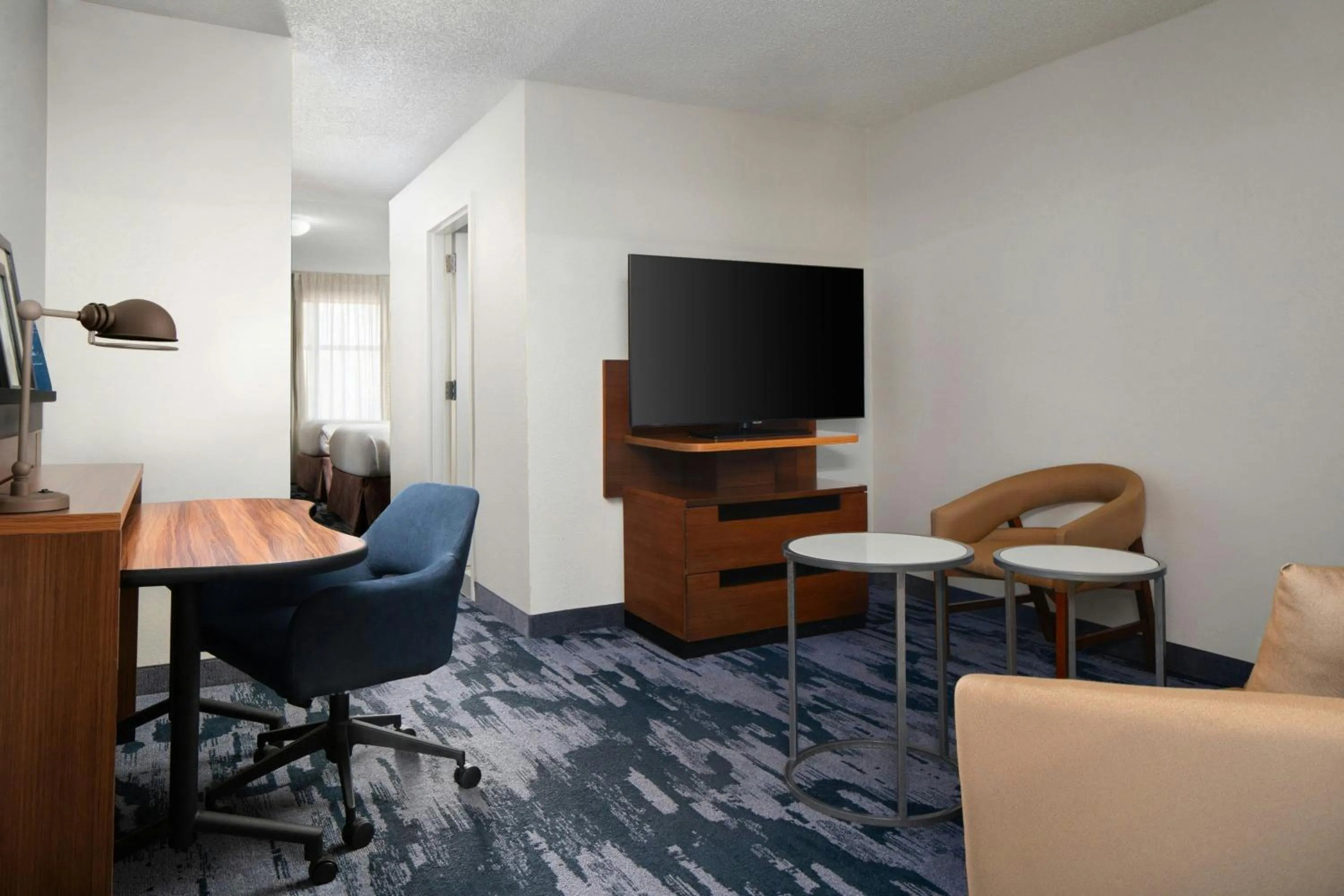 Living room in Fairfield Inn & Suites by Marriott Chesapeake Suffolk
