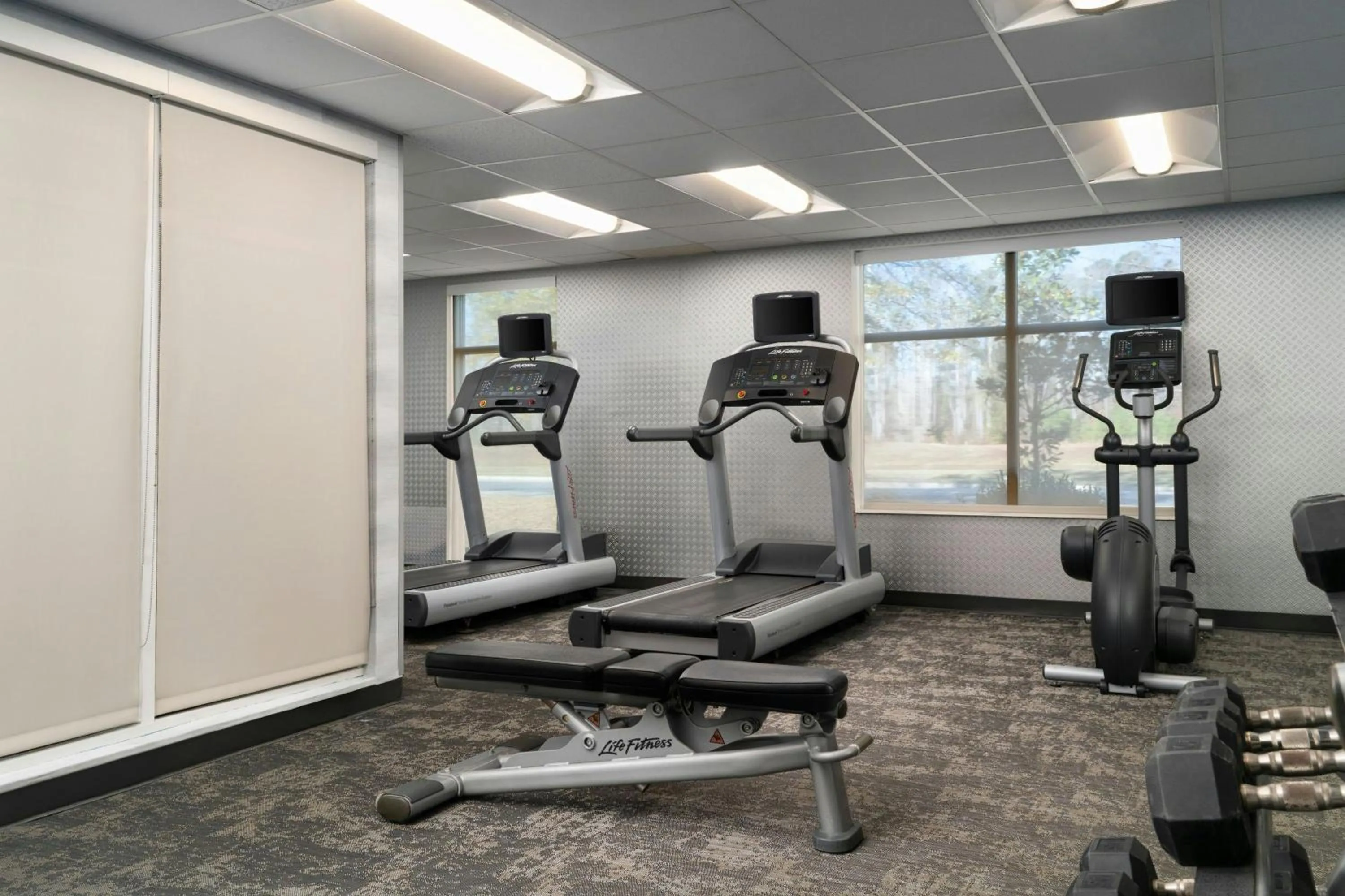 Fitness centre/facilities in Fairfield Inn & Suites by Marriott Chesapeake Suffolk