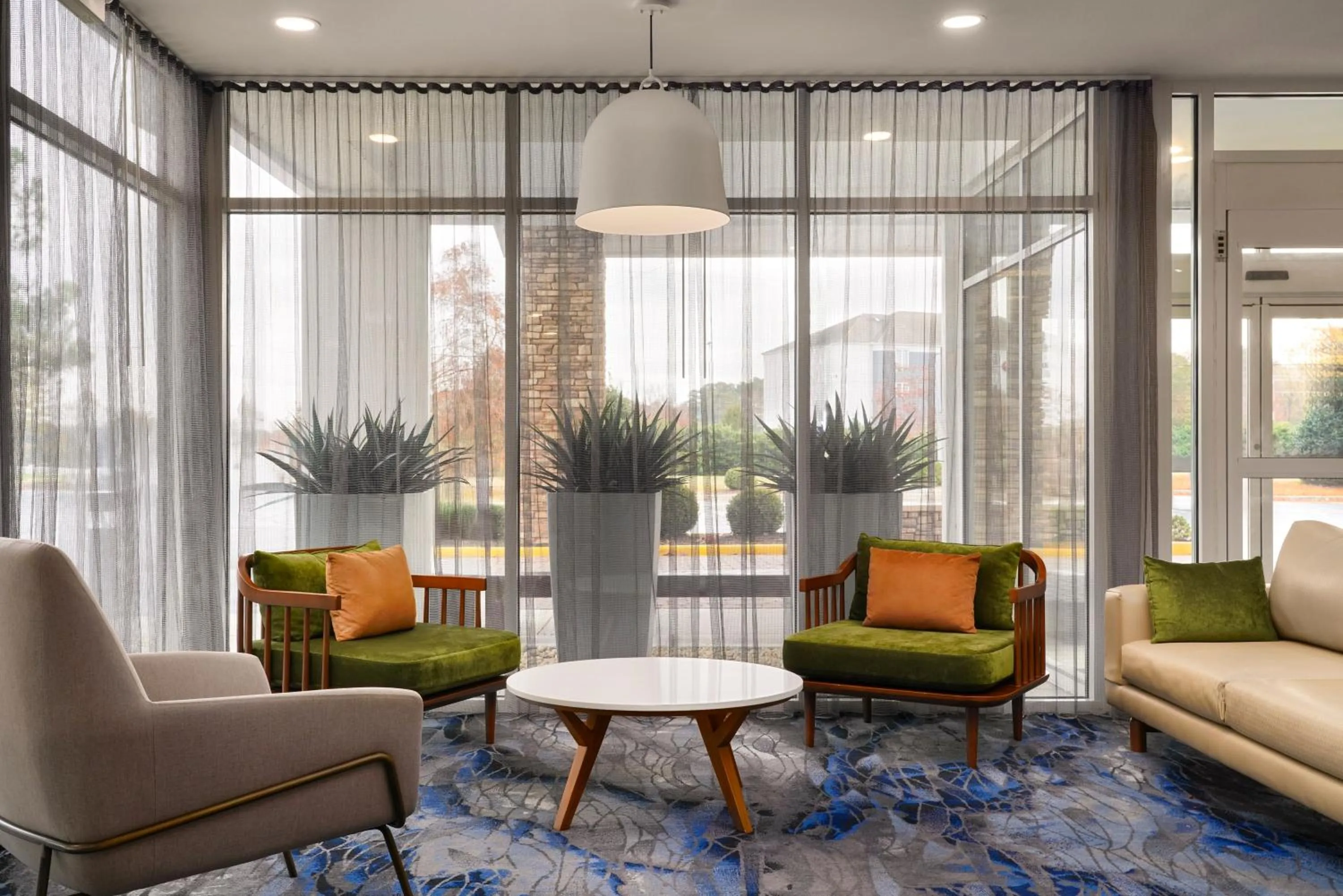 Seating area in Fairfield Inn & Suites by Marriott Chesapeake Suffolk