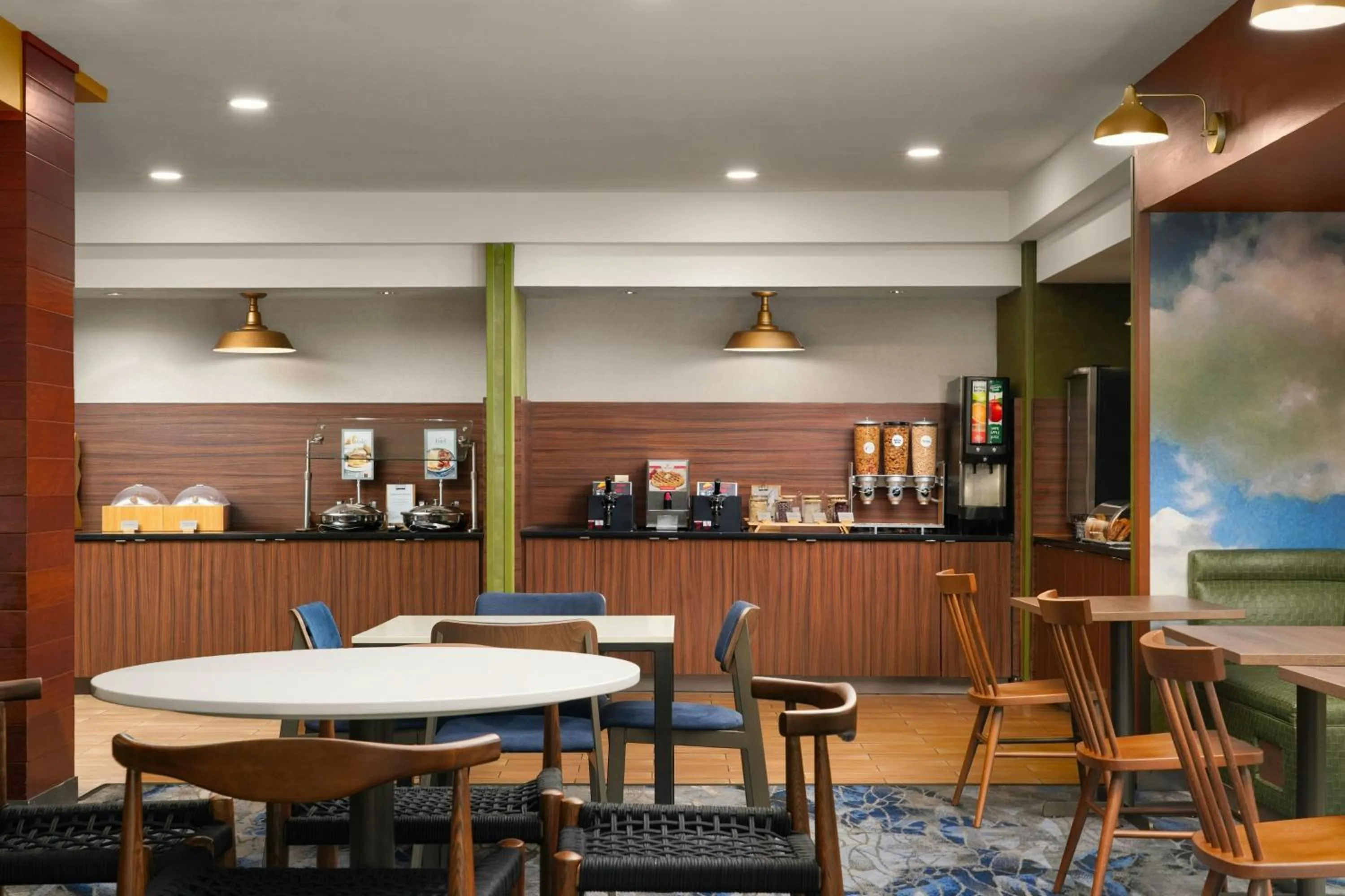 Breakfast in Fairfield Inn & Suites by Marriott Chesapeake Suffolk