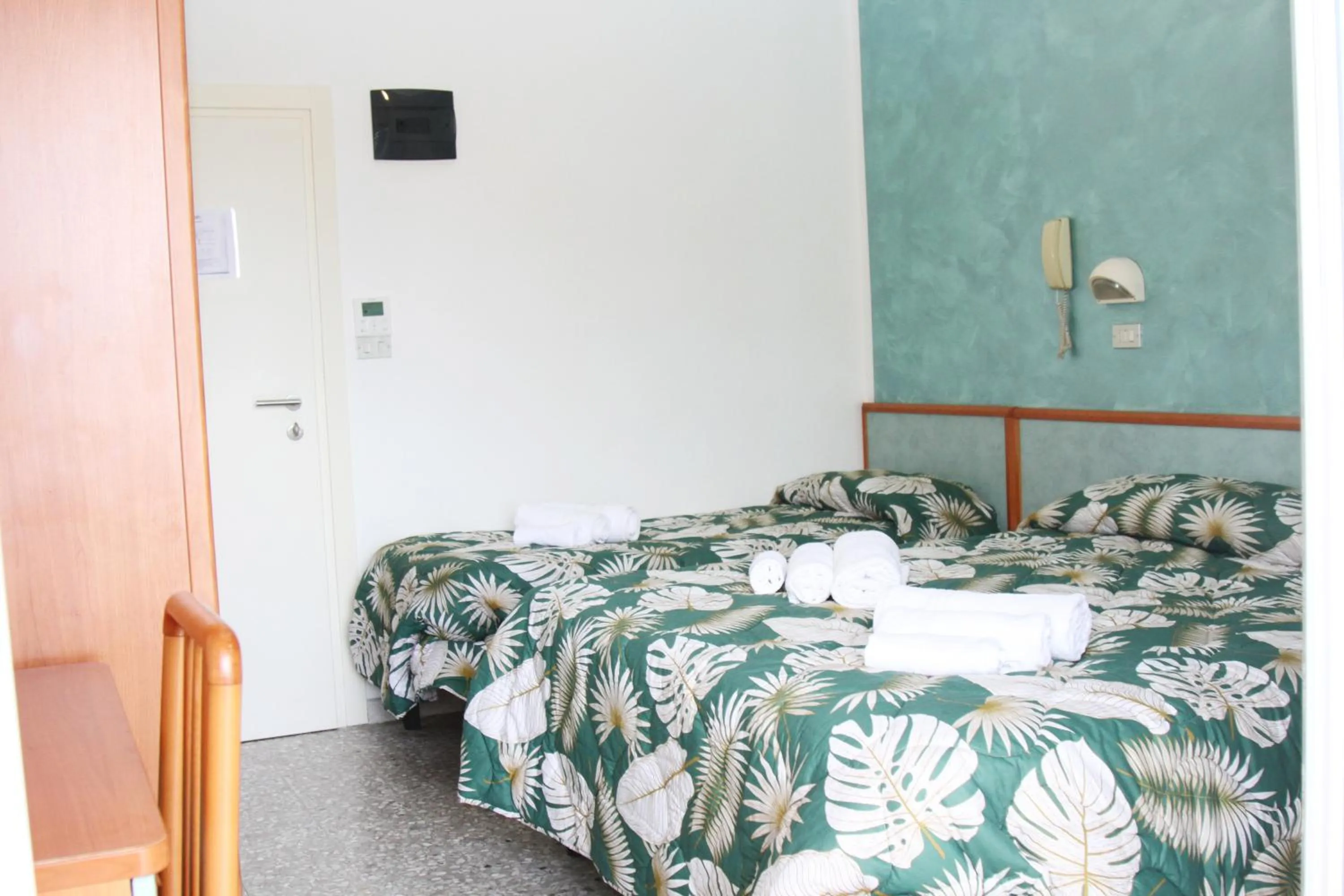 Bed in Hotel Diamante COLAZIONE XL PARCHEGGIO GRATIS A 5 CHILOMETRI DA RIMINI FIERA