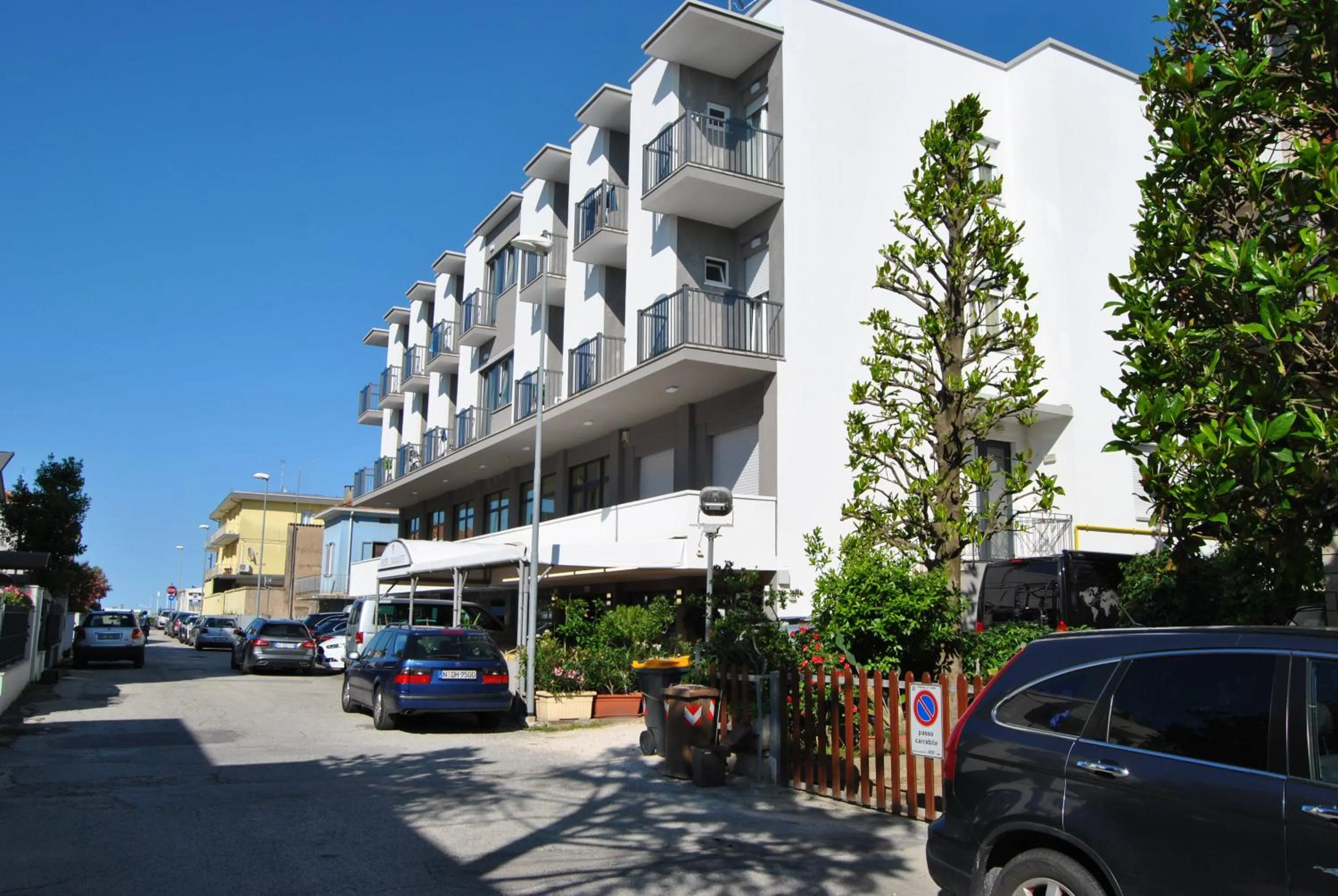 Property building in Hotel Diamante COLAZIONE XL PARCHEGGIO GRATIS A 5 CHILOMETRI DA RIMINI FIERA
