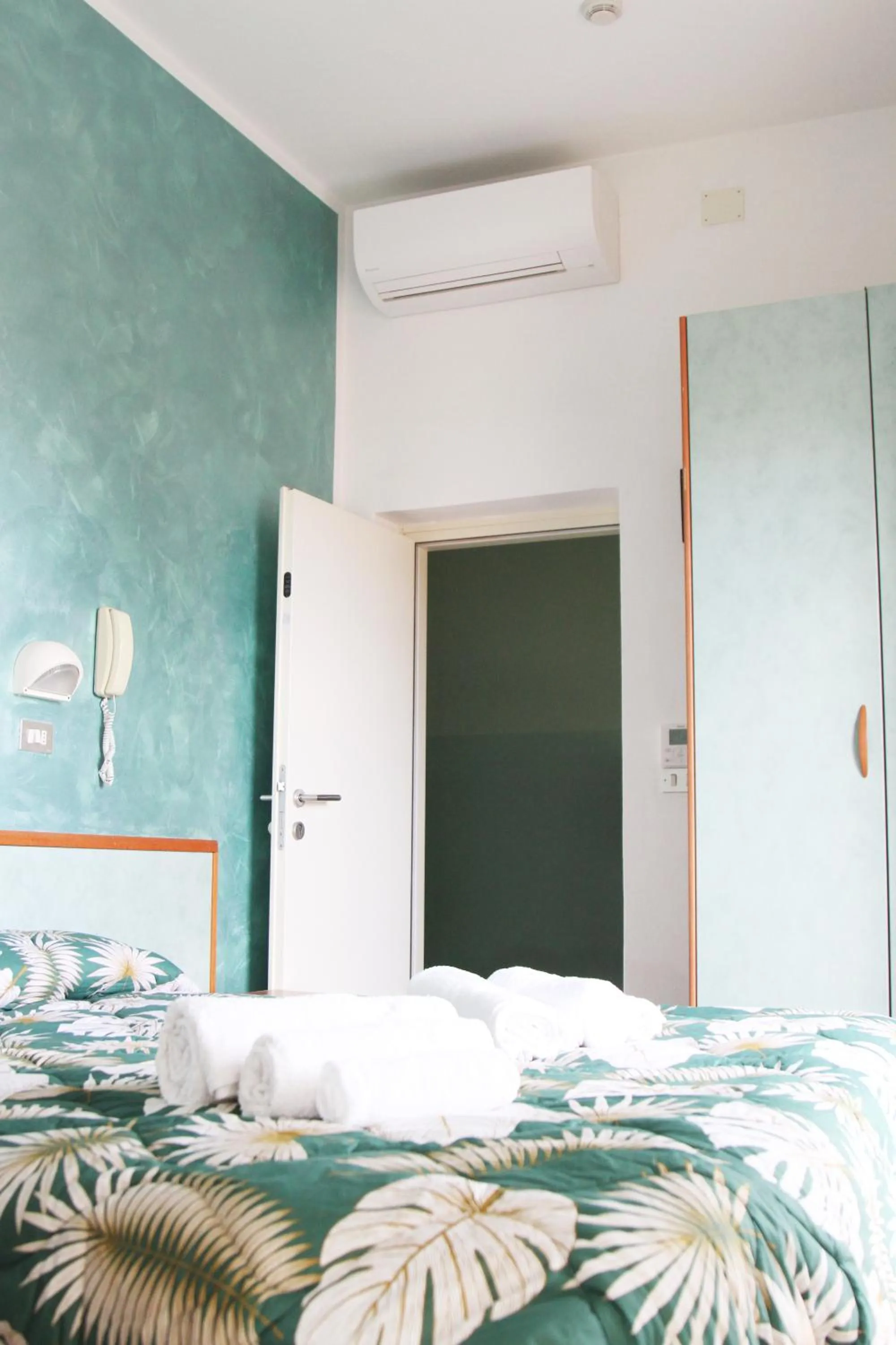 Bed in Hotel Diamante COLAZIONE XL PARCHEGGIO GRATIS A 5 CHILOMETRI DA RIMINI FIERA