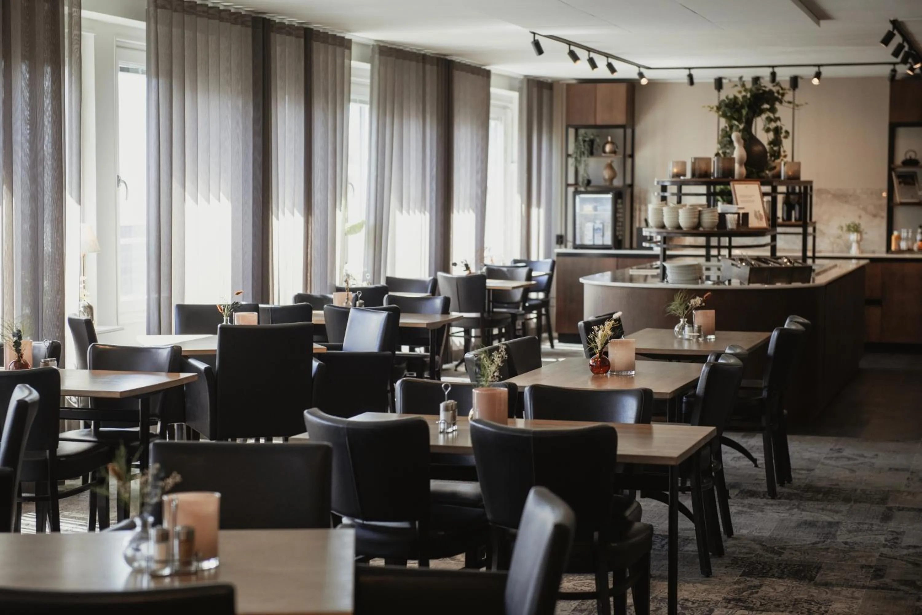 Restaurant/places to eat in Home Hotel Etage