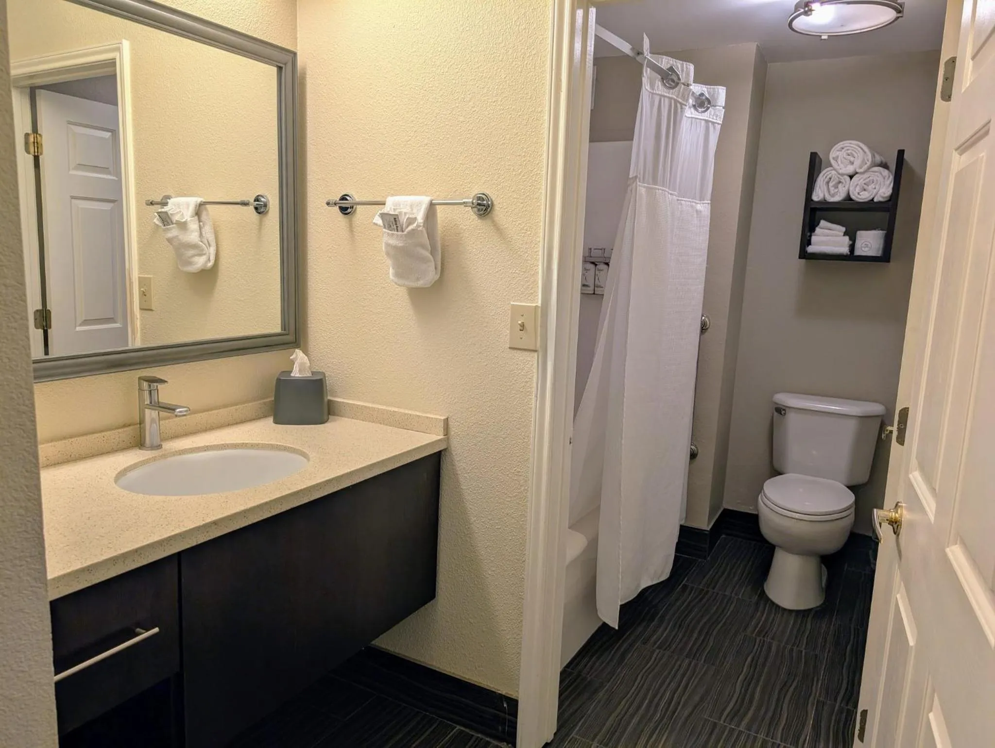 Photo of the whole room in Staybridge Suites Indianapolis-Fishers by IHG