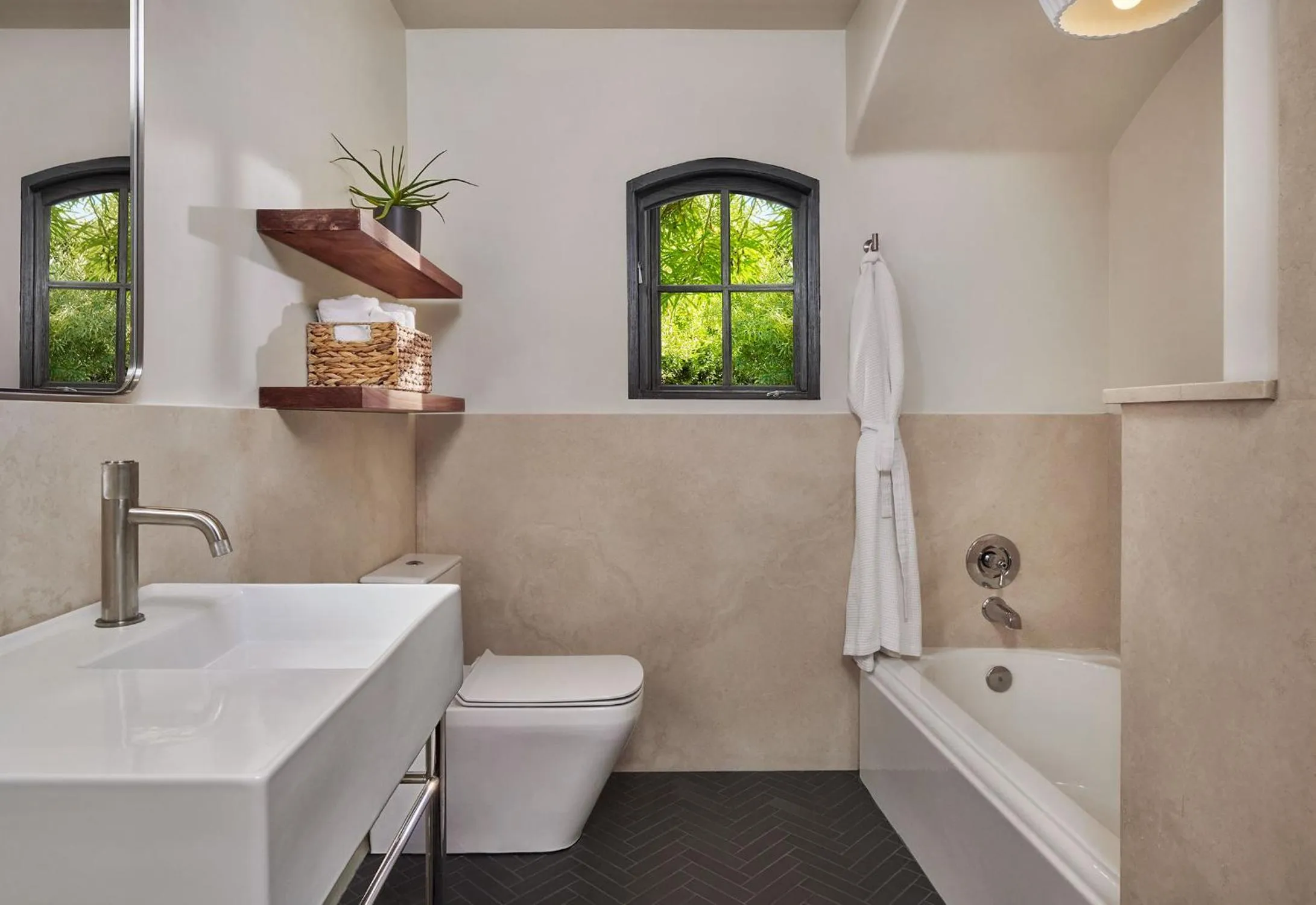 Shower in Lucille Palm Springs