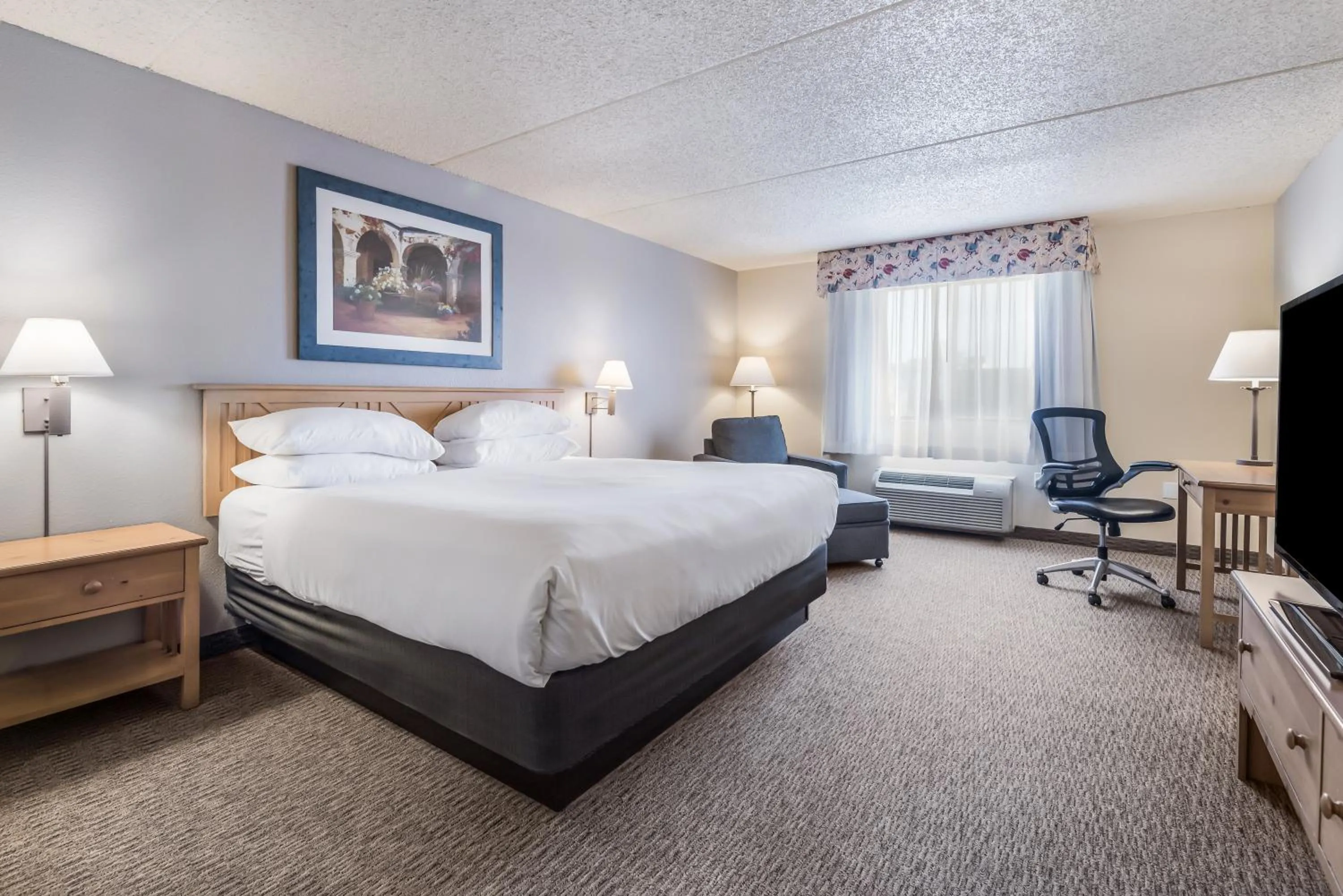 Bed in Red Lion Inn & Suites Goodyear