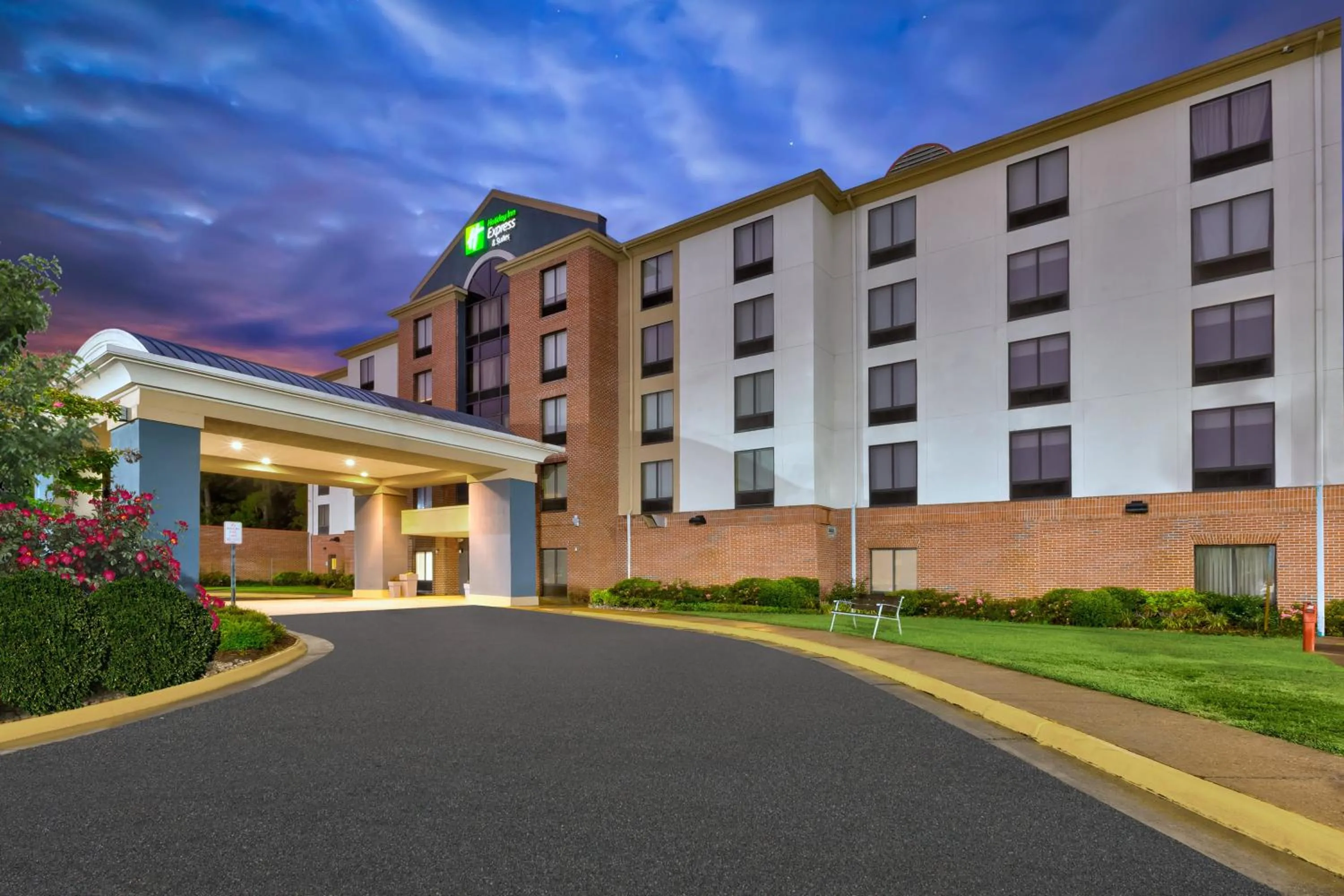 Property building in Holiday Inn Express & Suites Chesapeake by IHG