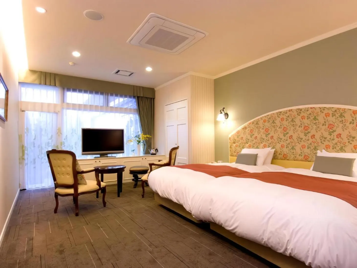 Photo of the whole room, Bed in Wellness Forest Nasu