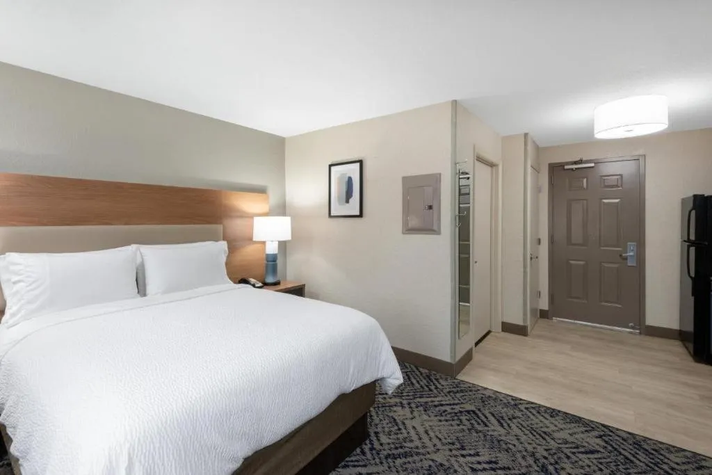 Bed in Candlewood Suites Chesapeake-Suffolk by IHG
