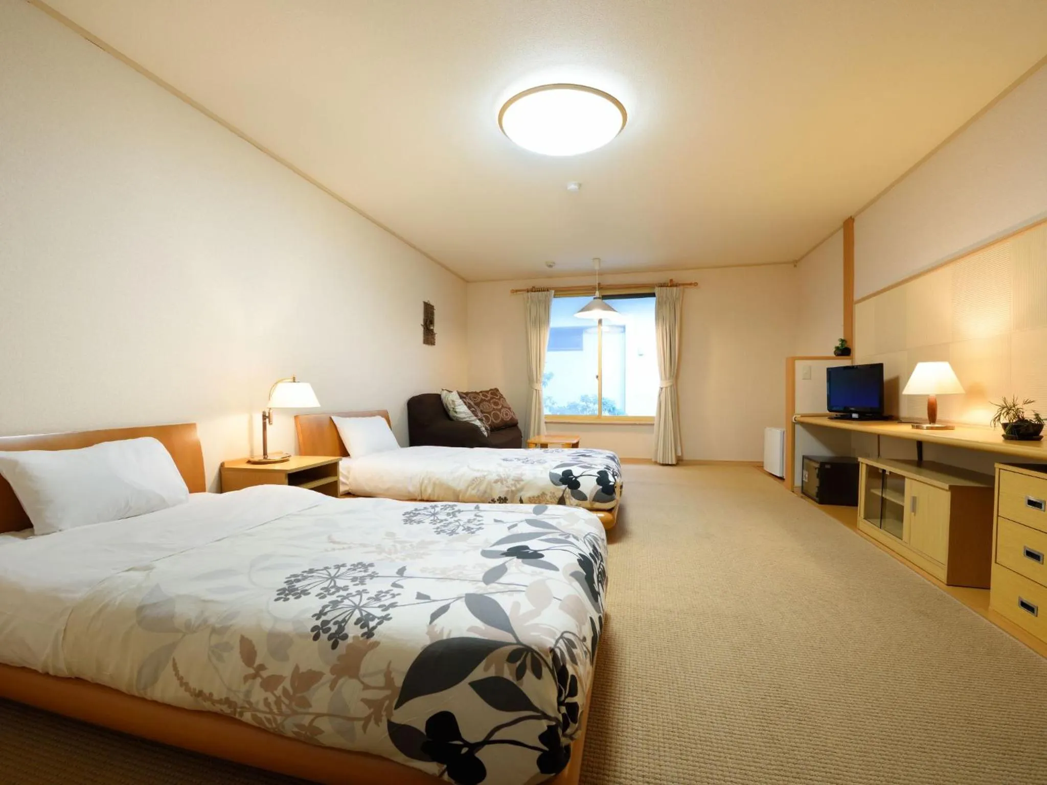 Living room, Bed in Sannouzan Onsen Zuisenkyo