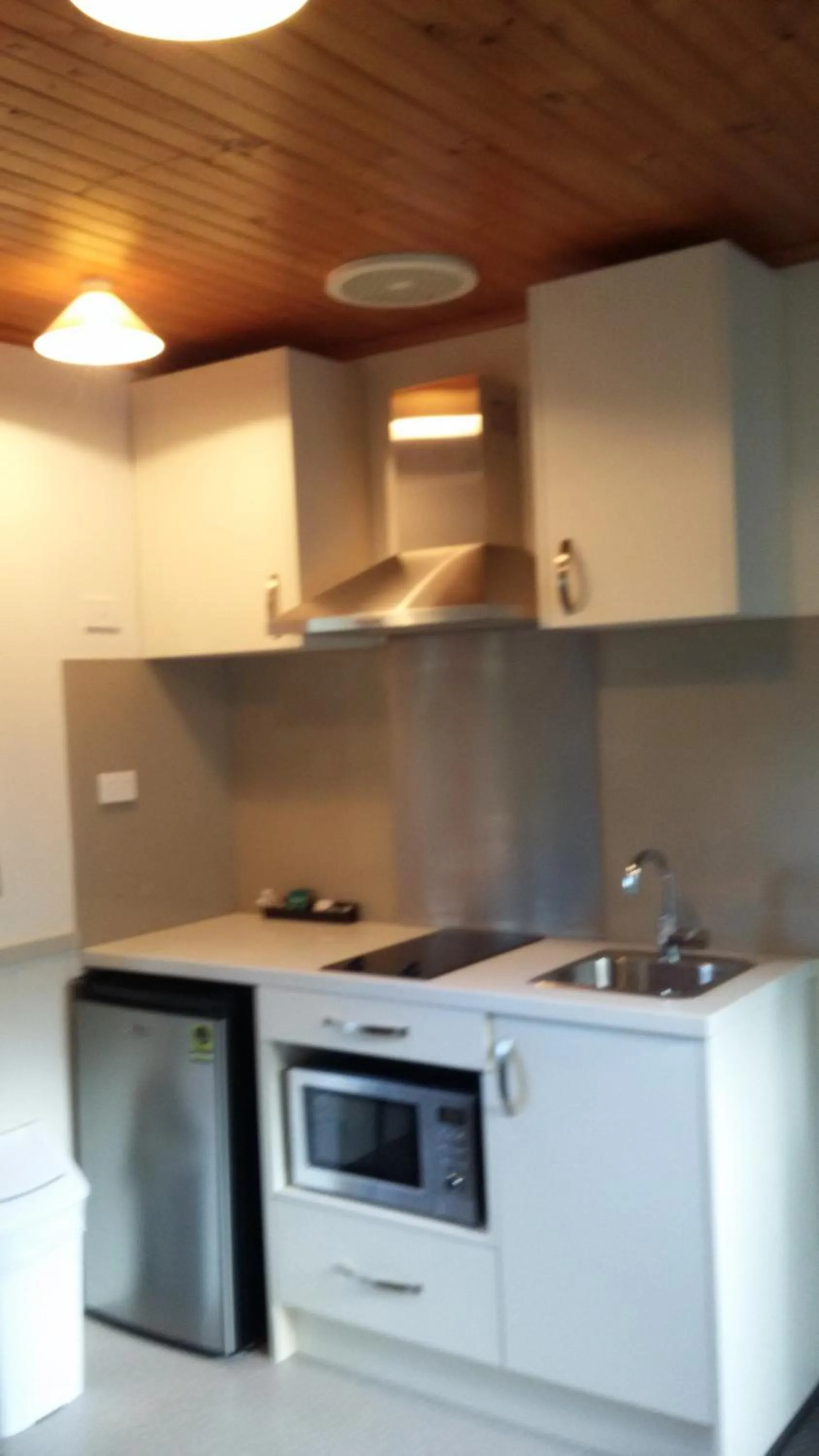Kitchen or kitchenette in BIG4 Strahan Holiday Retreat