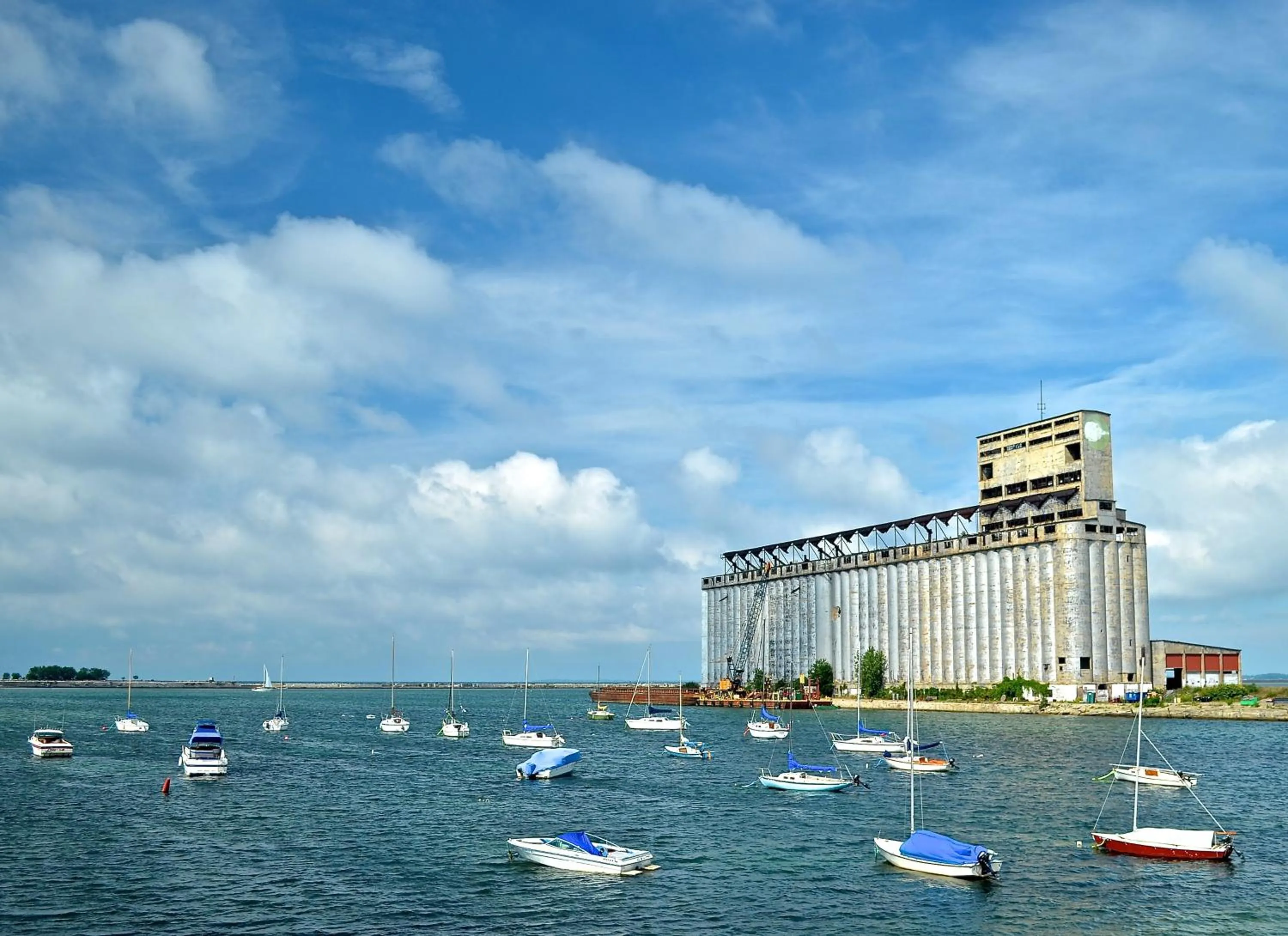 Nearby landmark in Holiday Inn Express & Suites Buffalo Airport by IHG