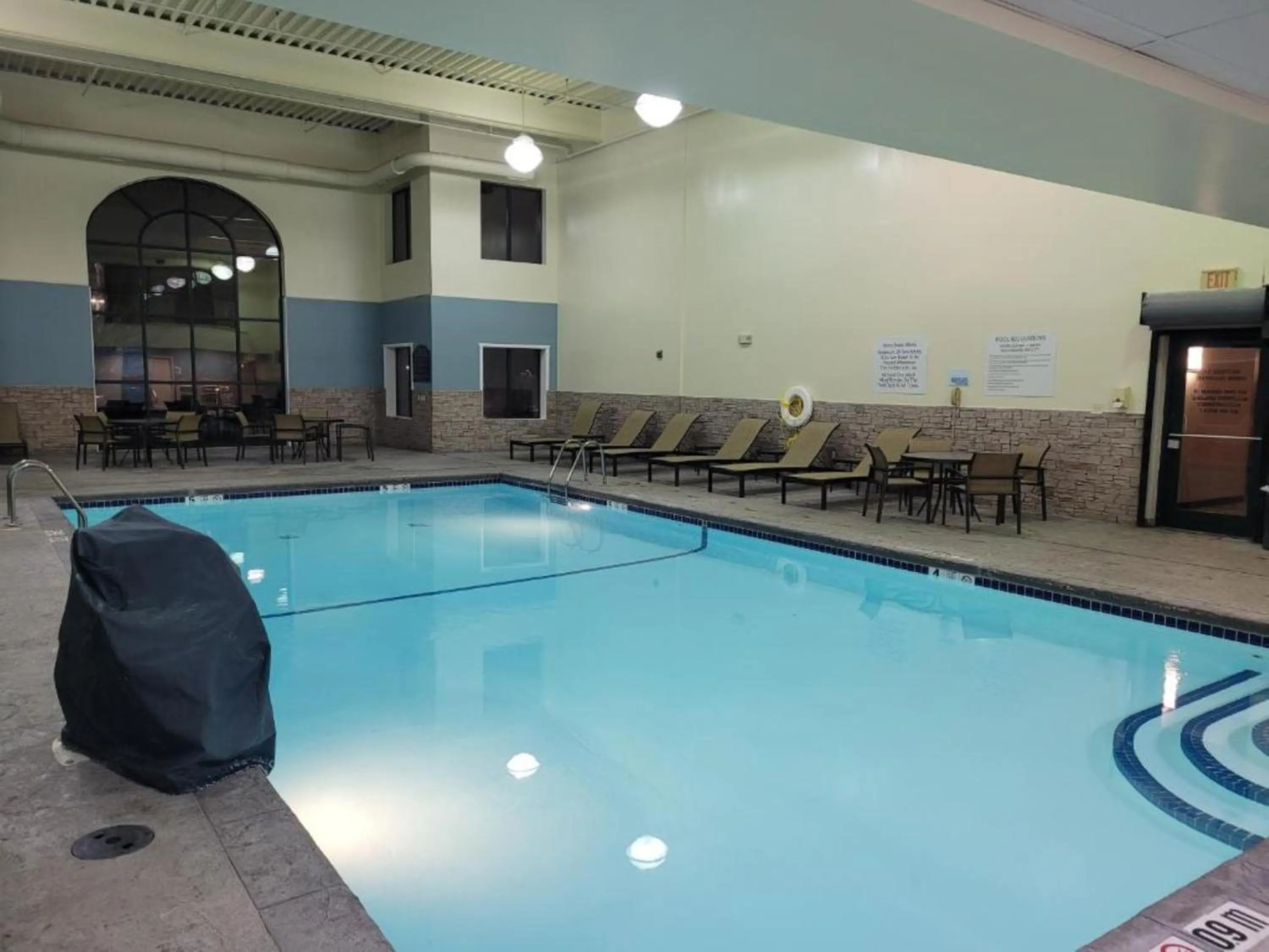 Swimming pool in Holiday Inn Express & Suites Buffalo Airport by IHG