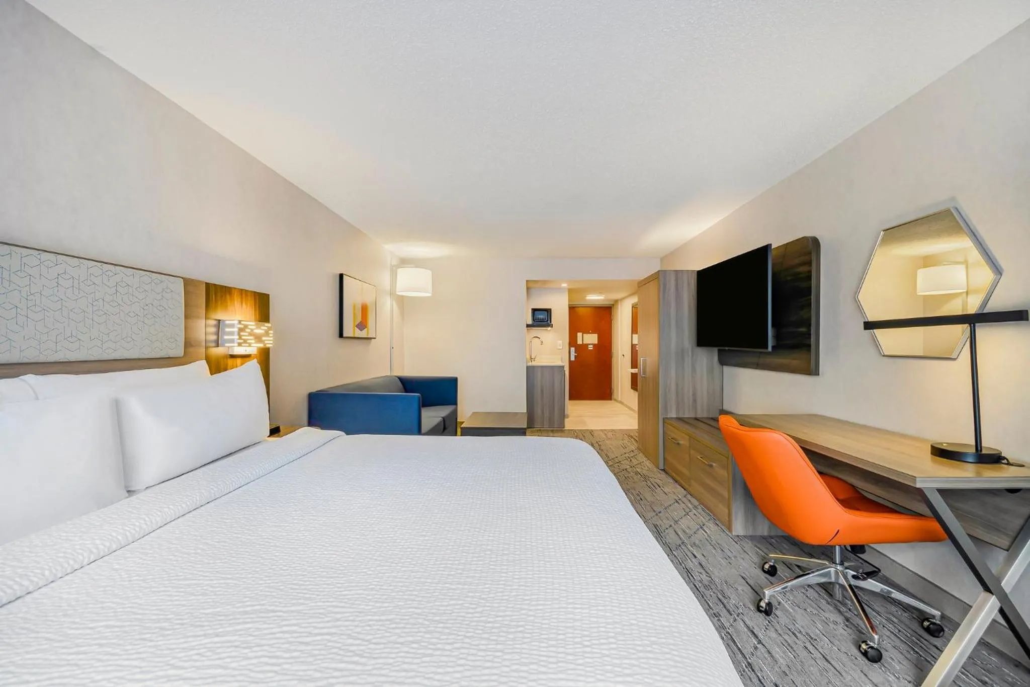 Photo of the whole room, Bed in Holiday Inn Express & Suites Buffalo Airport by IHG