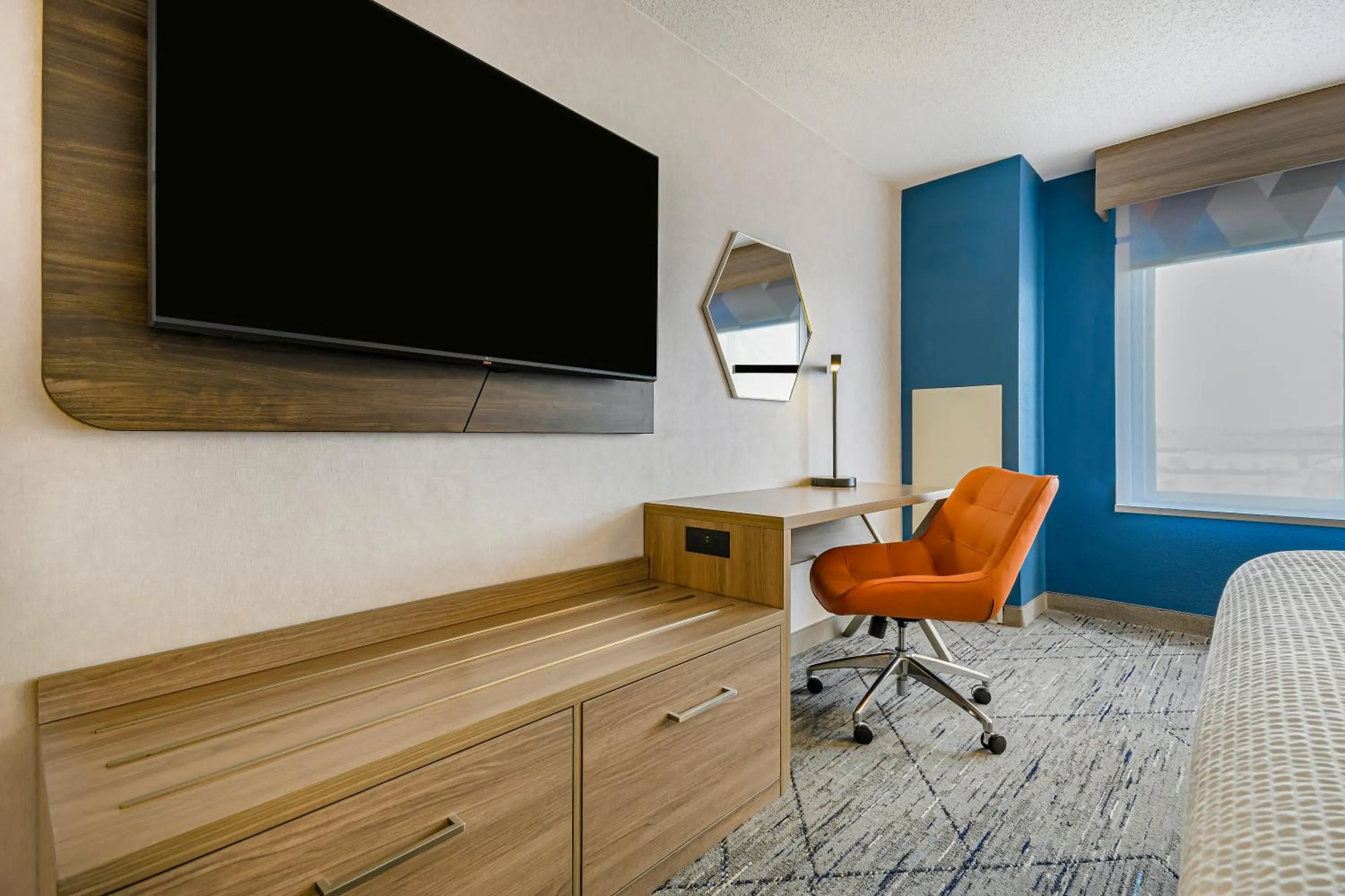 Seating area in Holiday Inn Express & Suites Buffalo Airport by IHG