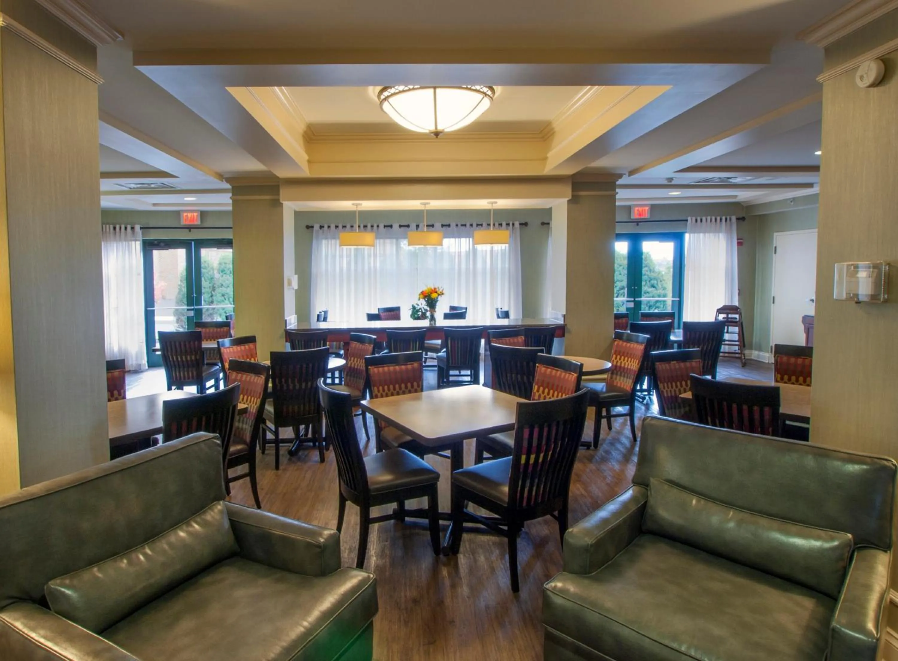 Restaurant/places to eat in Holiday Inn Express & Suites Buffalo Airport by IHG