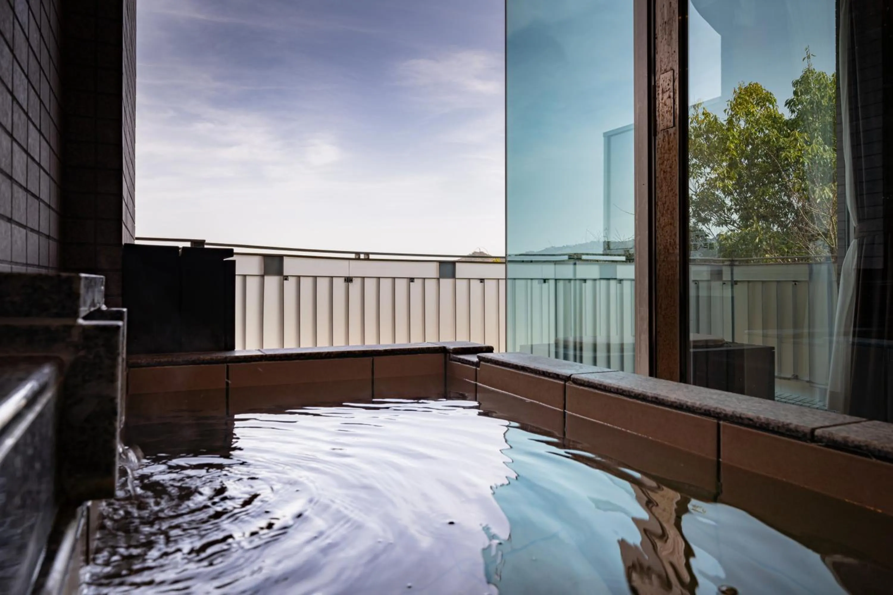 Hot Tub in Auberge Fontaine Bleau Atami
