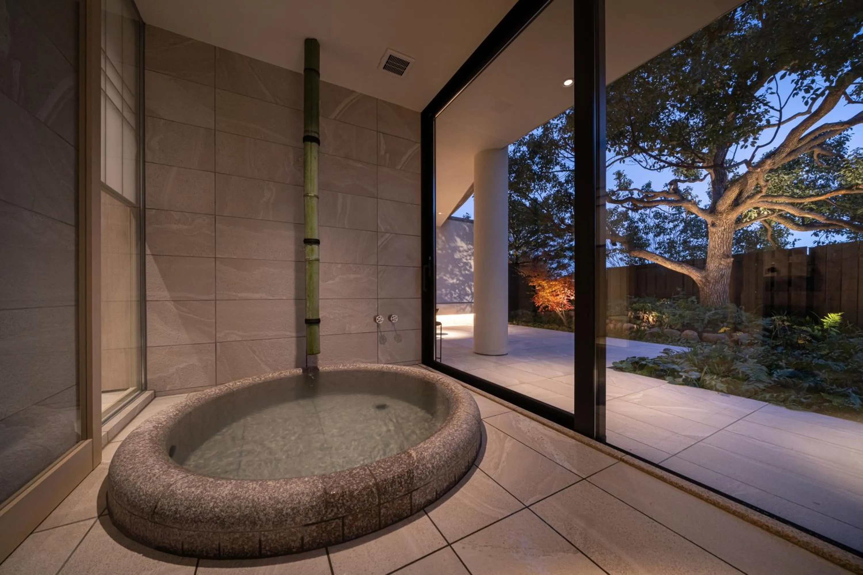 Photo of the whole room in Auberge Fontaine Bleau Atami