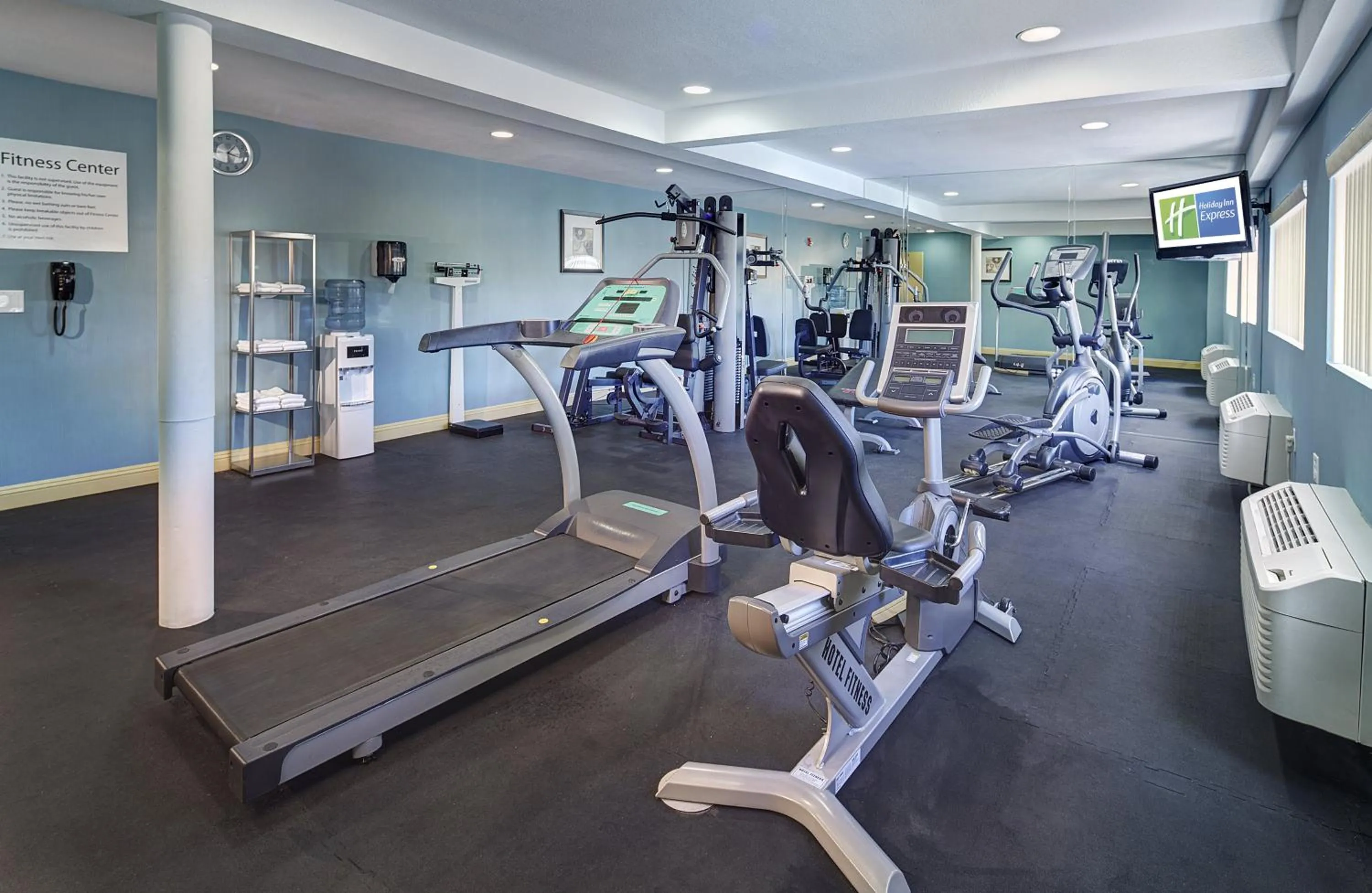 Fitness centre/facilities in Holiday Inn Express San Diego South - National City by IHG