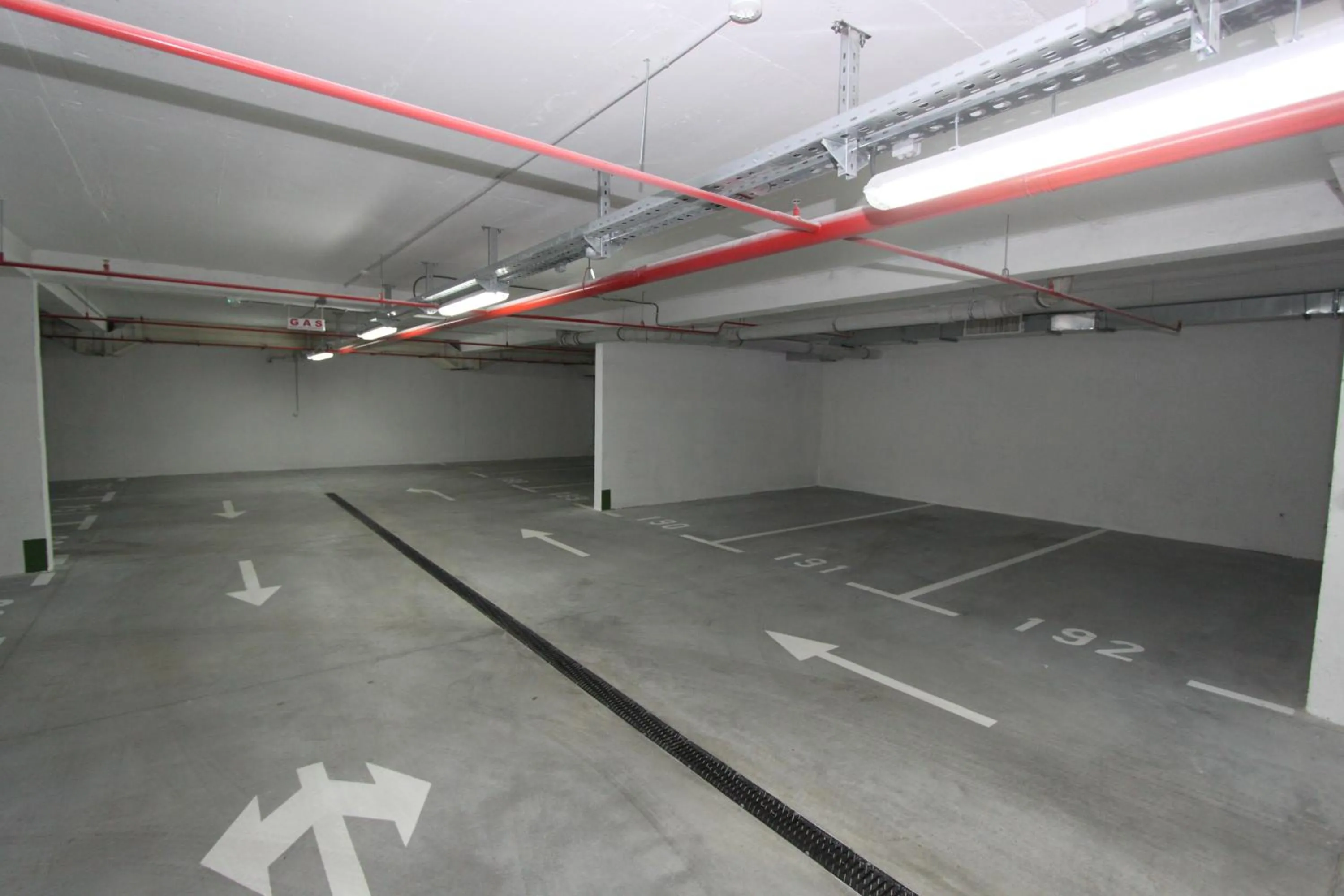 Area and facilities in New Belgrade Apartments Magnetic, parking 5 evra dan