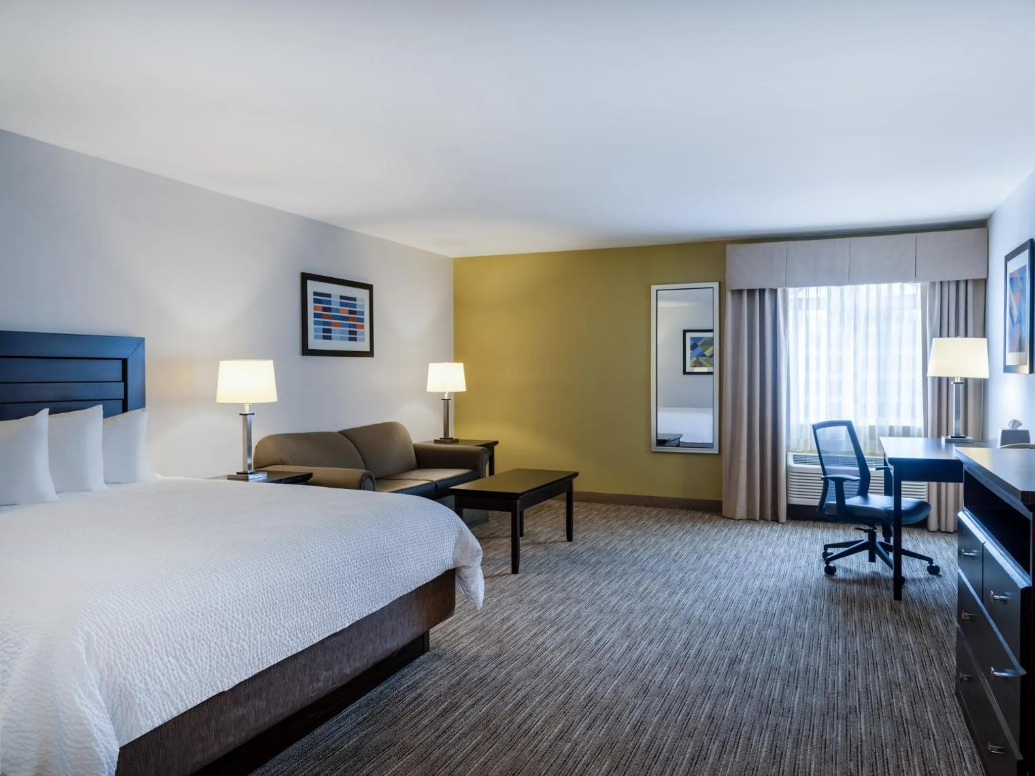 Bedroom, Bed in Holiday Inn Express & Suites Chicago-Libertyville by IHG