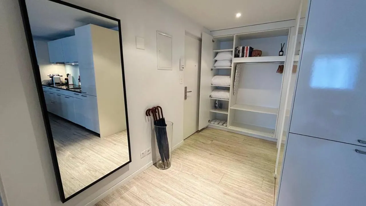 Paradeplatz Apartment by Airhome