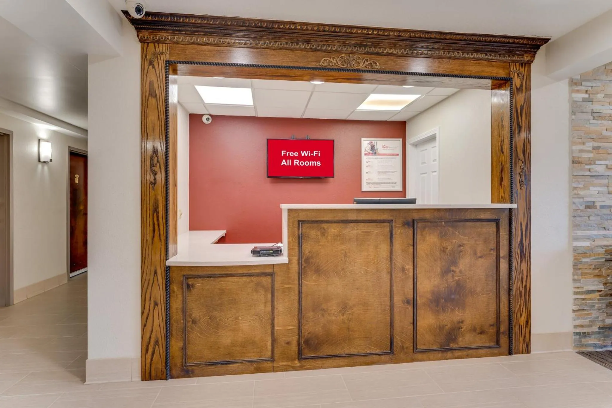 Lobby or reception in Red Roof Inn & Suites Newport - Middletown, RI
