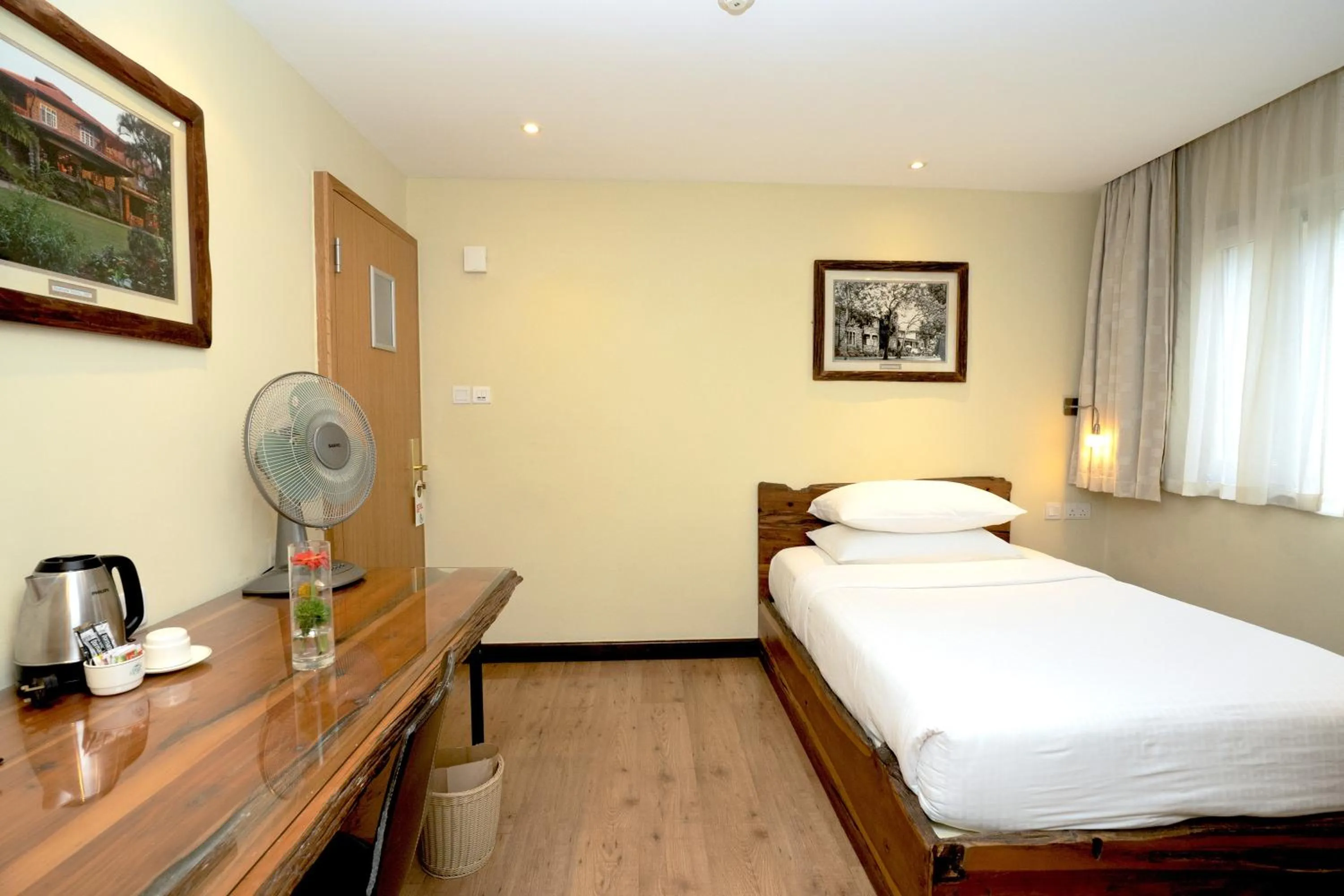 Photo of the whole room, Bed in Fairview Nairobi