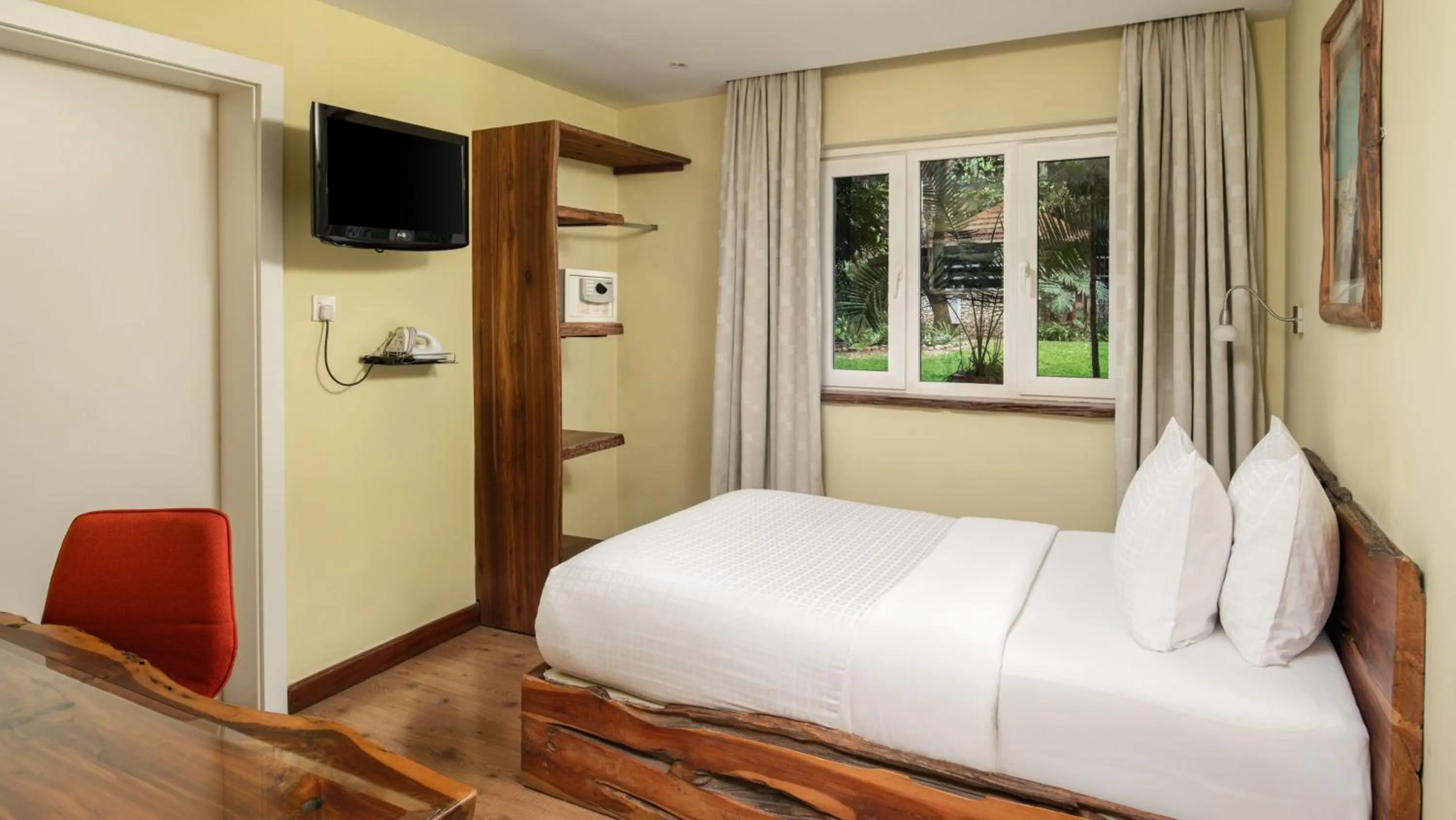 Photo of the whole room, Bed in Fairview Nairobi