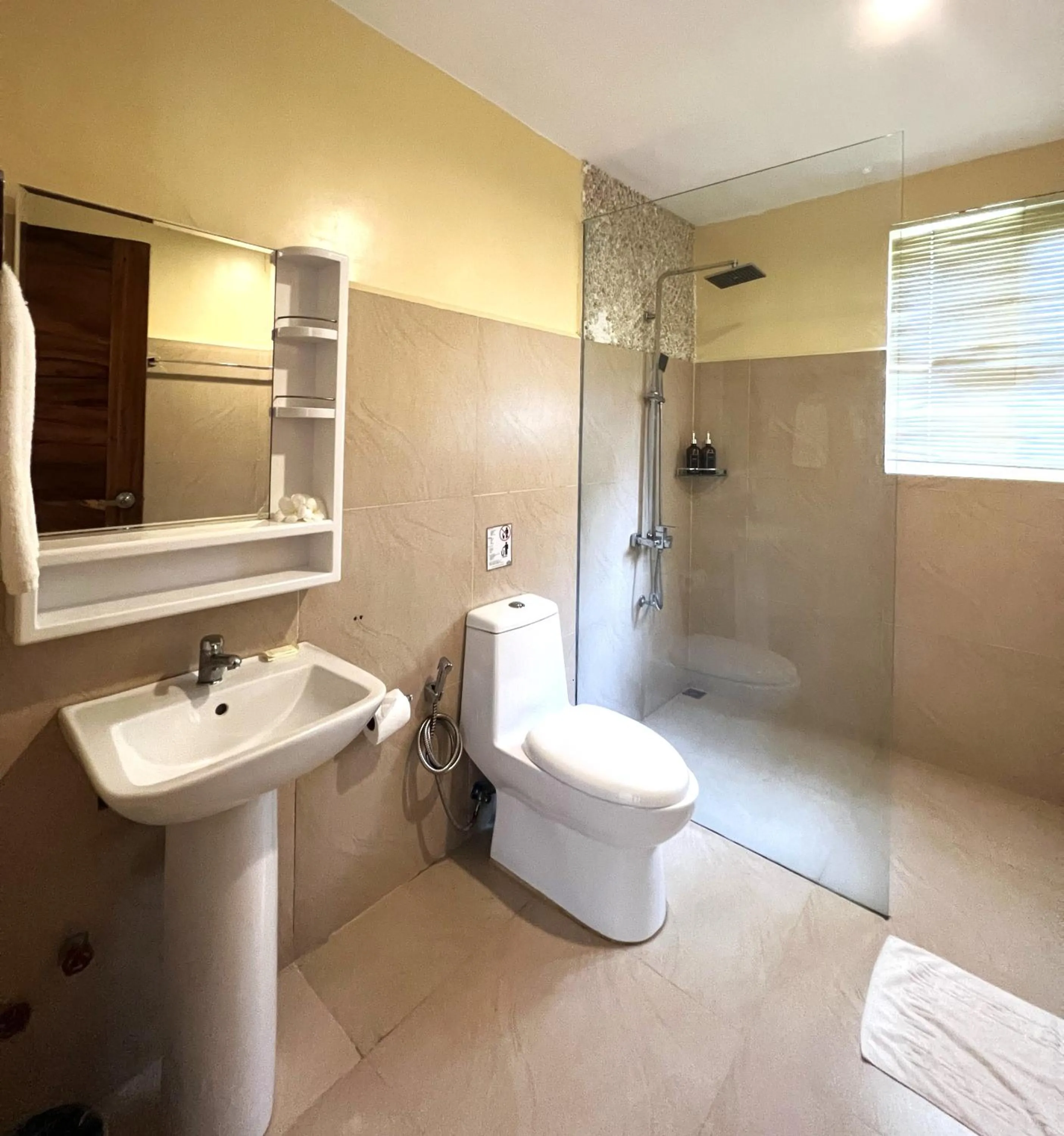 Shower in Boracay Amor Apartment